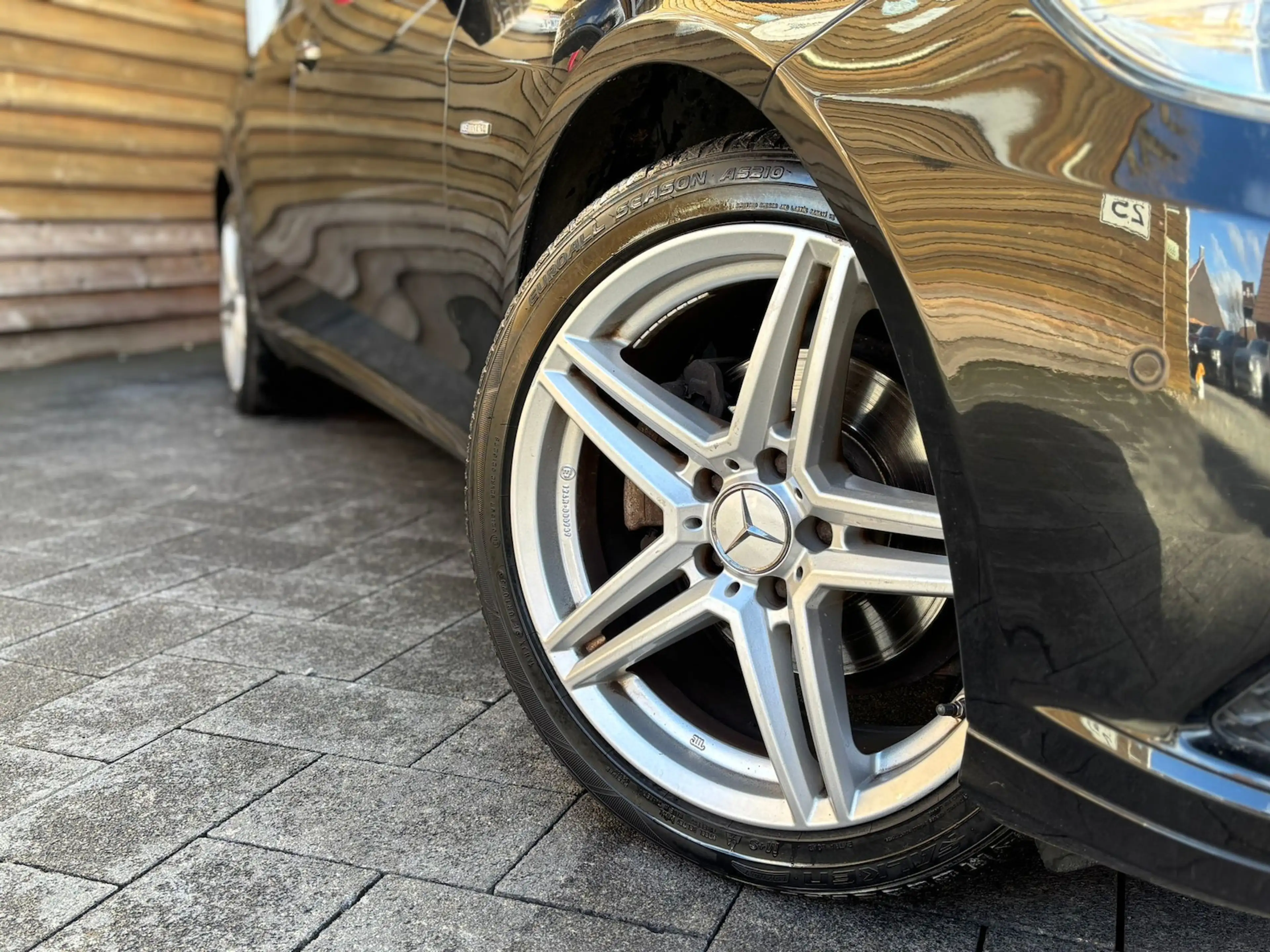 Mercedes-Benz E 220 CDI BlueEfficiency Navi Bi-Xenon Leder H&K — photo 3