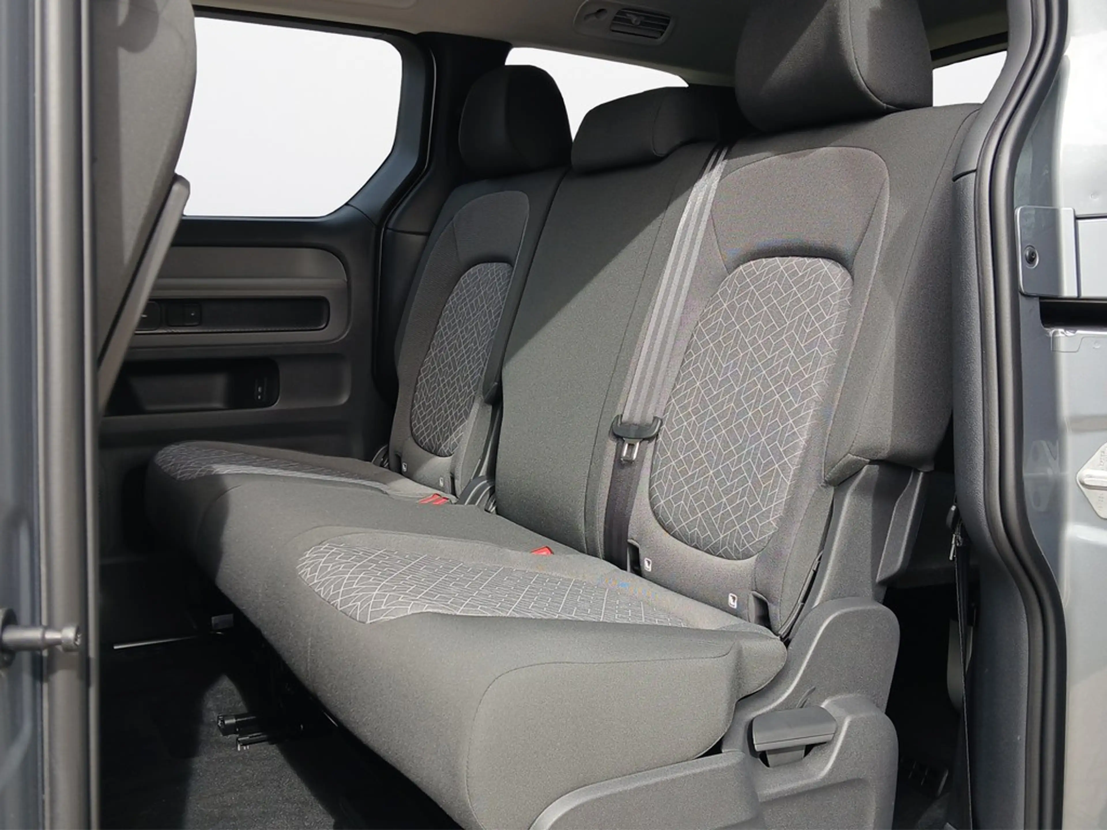 Volkswagen ID. Buzz ID.Buzz Pure AHK/WÄRMEPUMPE/HUD/KAMERA — photo 12