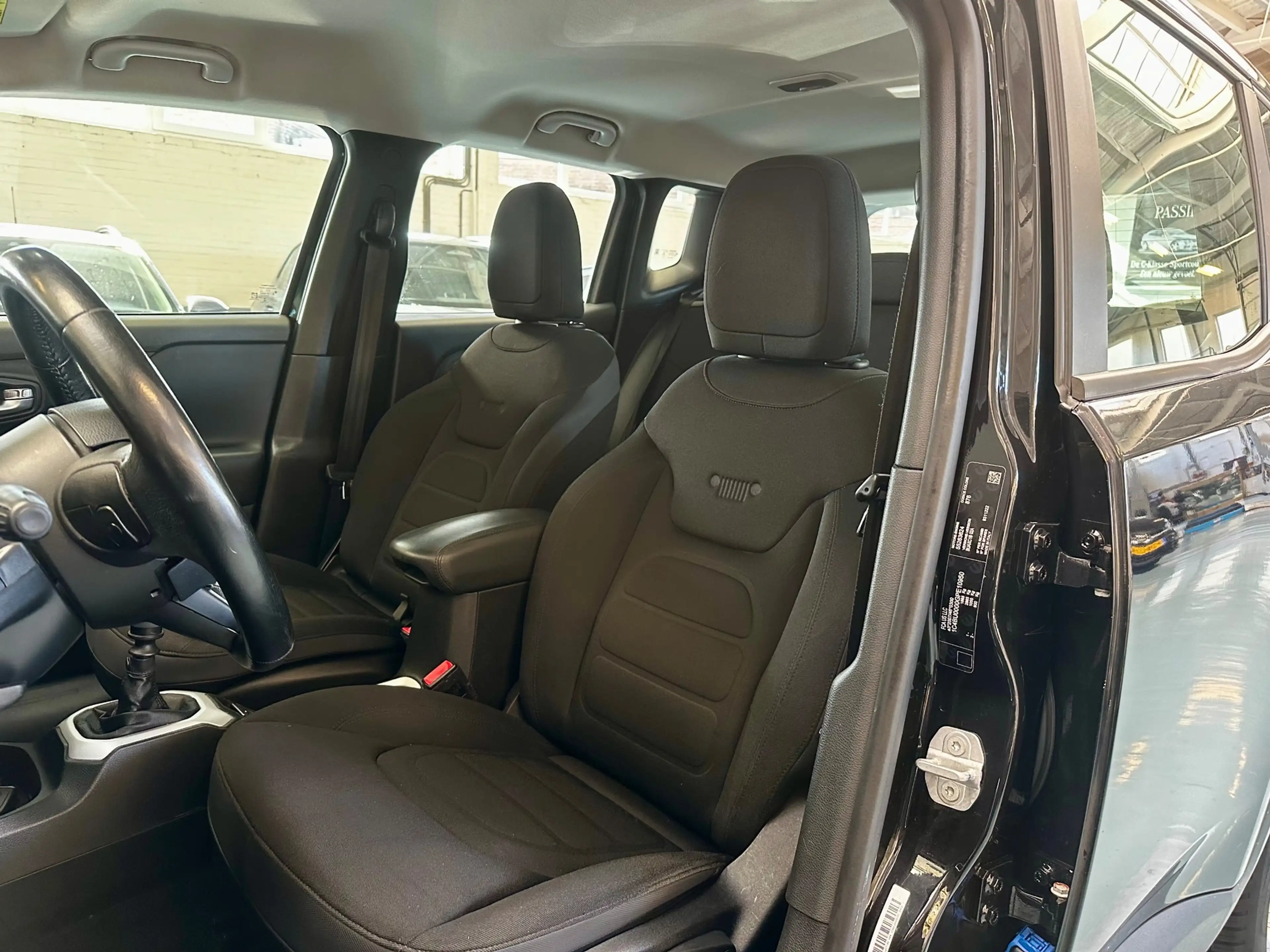 Jeep Renegade 1.4 MultiAir Longitude — photo 9