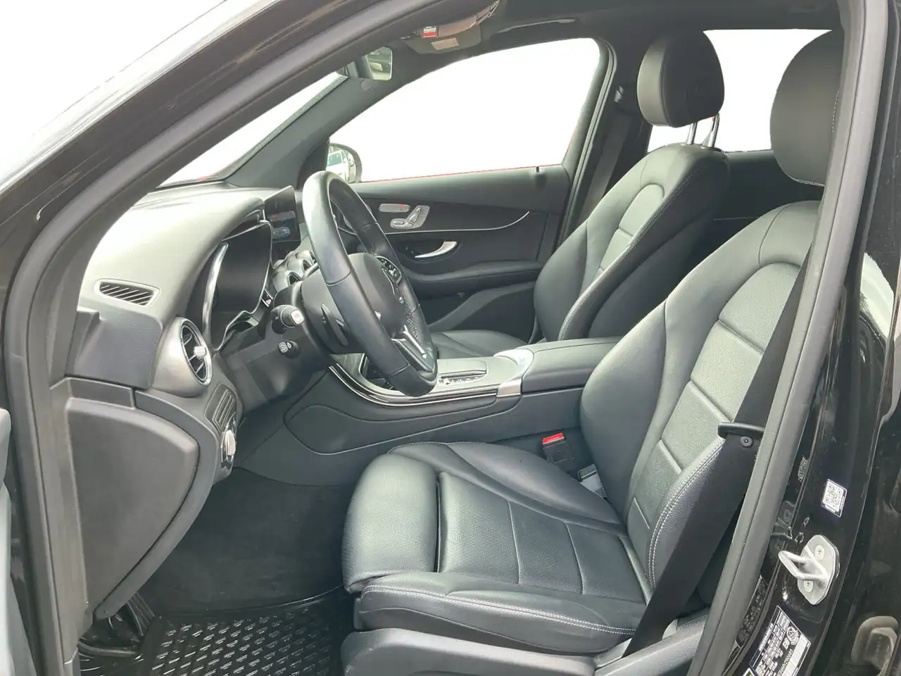 Mercedes-Benz GLC снимка Mercedes-Benz GLC