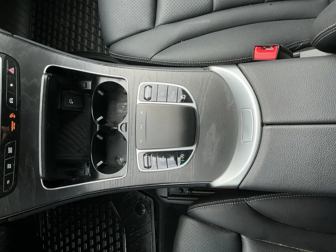 Mercedes-Benz GLC снимка Mercedes-Benz GLC