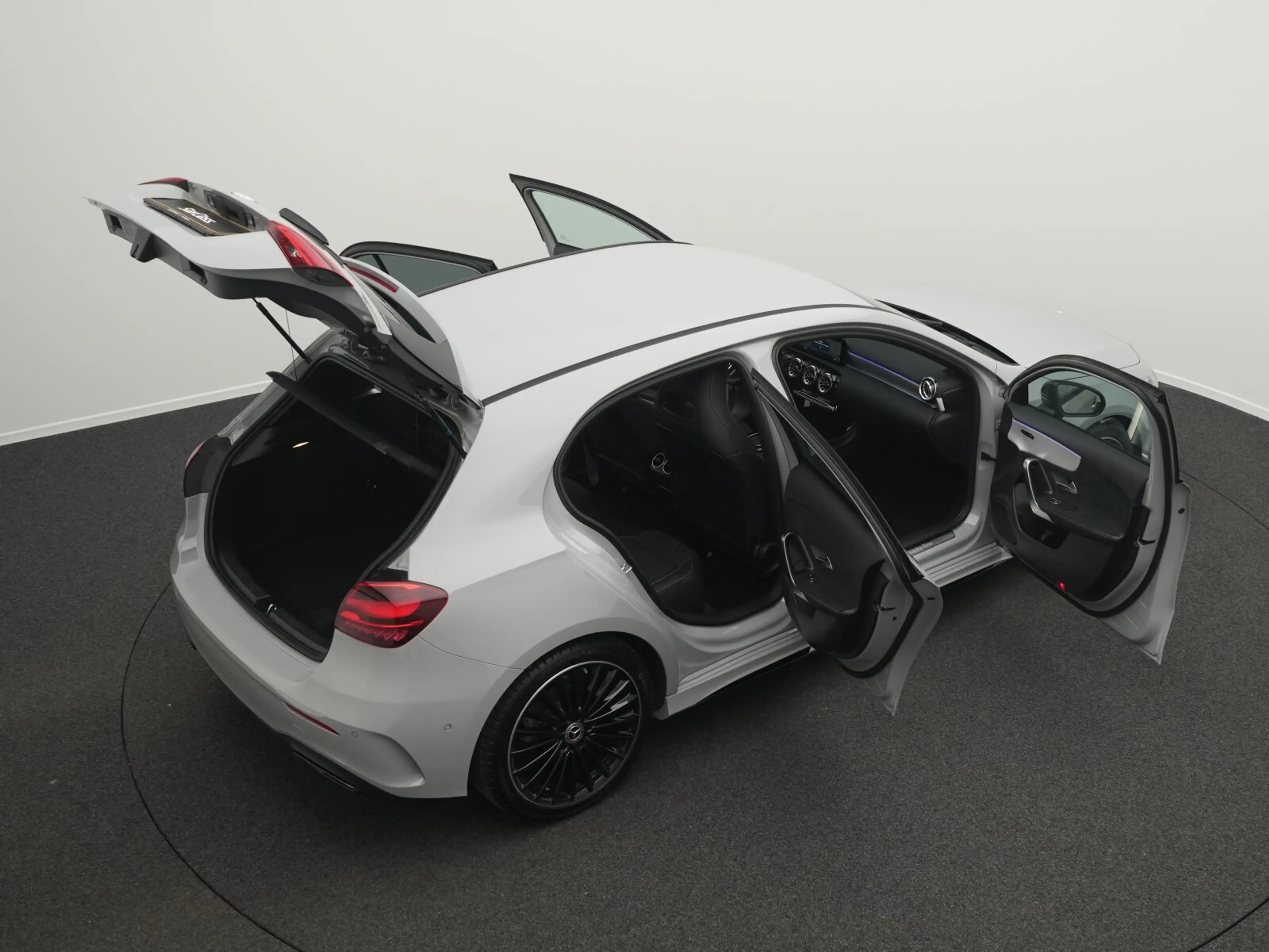Mercedes-Benz A 200 A 200 d Multi+Night+Kamera+Ambi AMG Line Navi/LED — photo 15