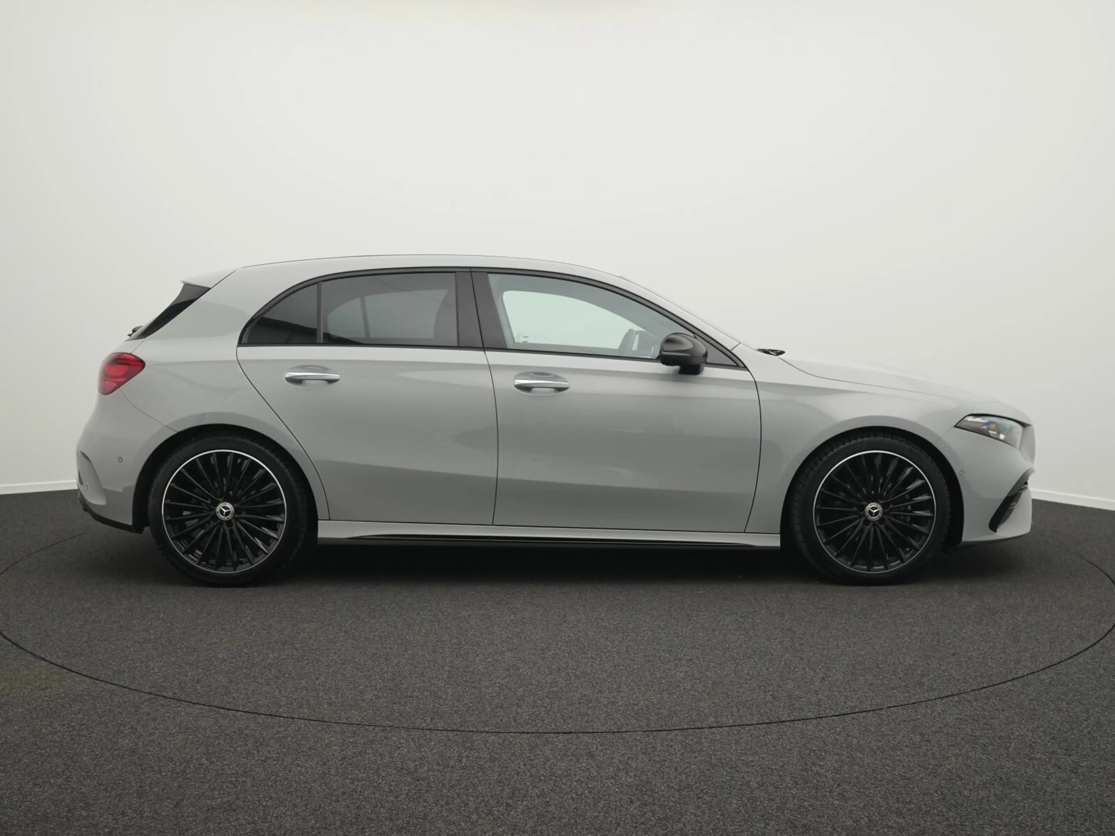 Mercedes-Benz A 200 A 200 d Multi+Night+Kamera+Ambi AMG Line Navi/LED — photo 5