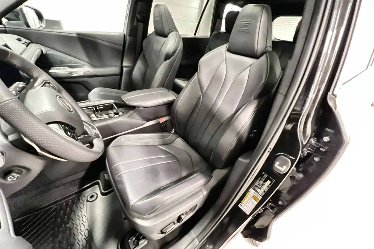 Lexus TX снимка Lexus TX