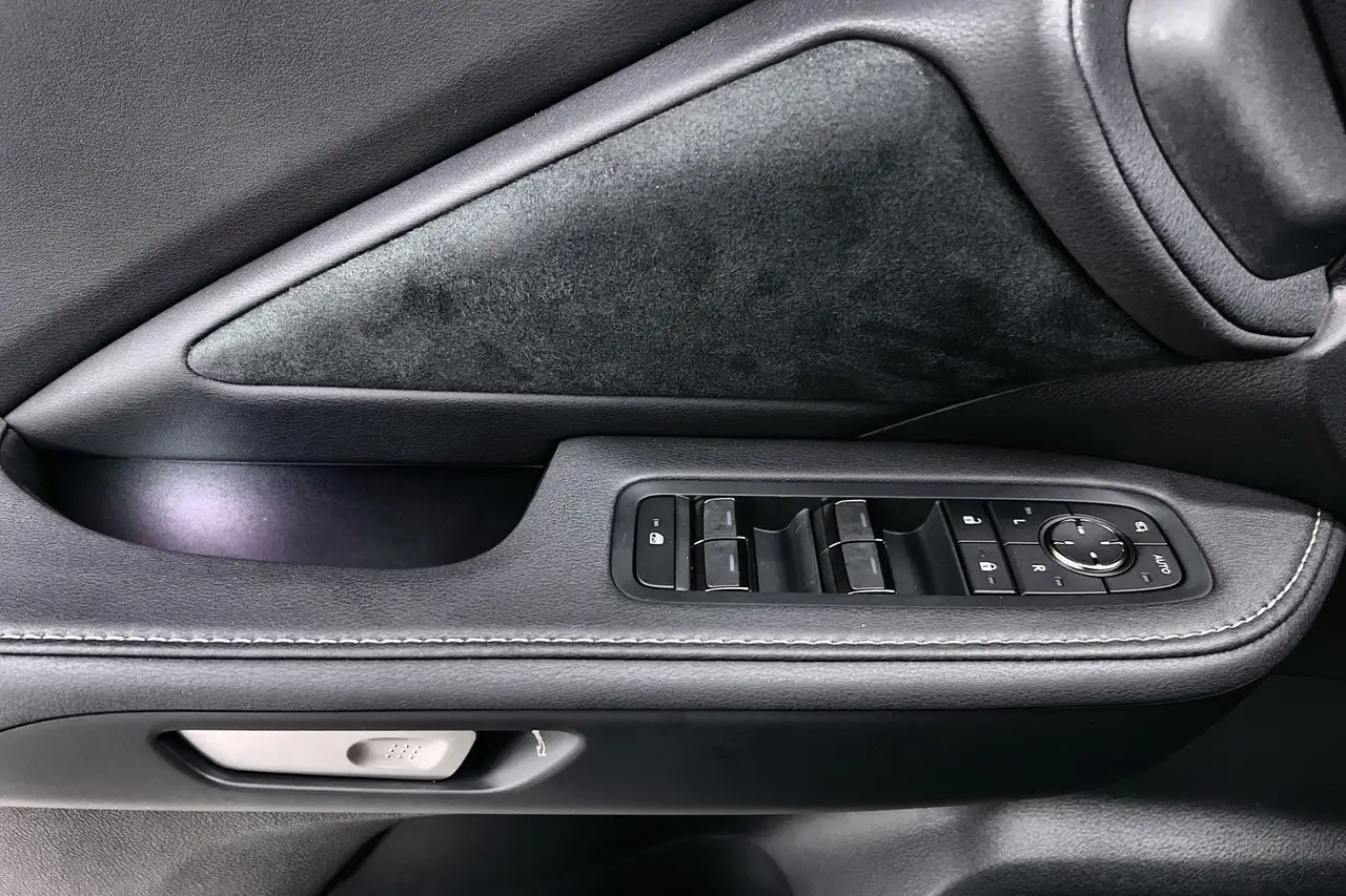 Lexus TX снимка Lexus TX
