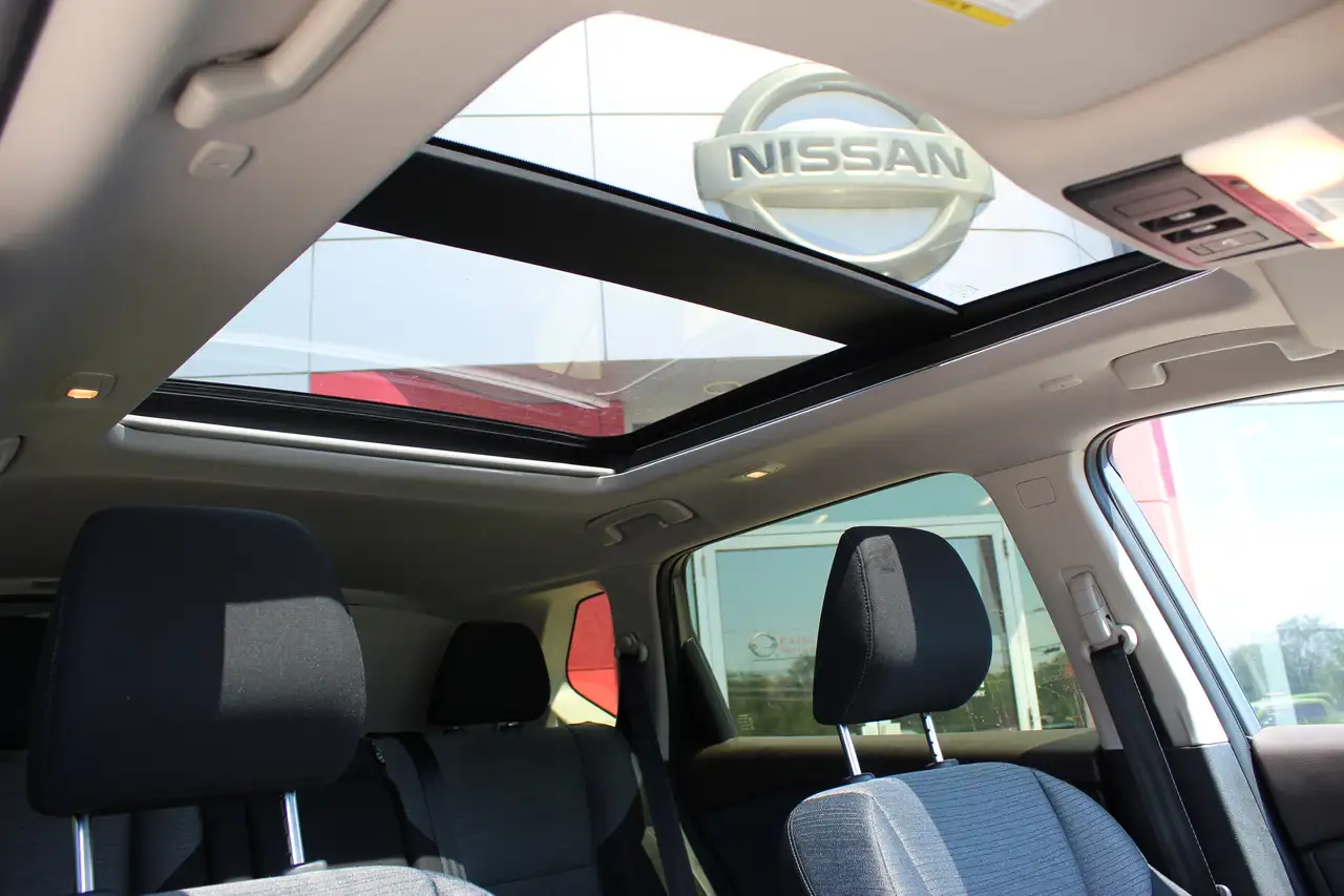 Nissan Rogue fotografie Nissan Rogue