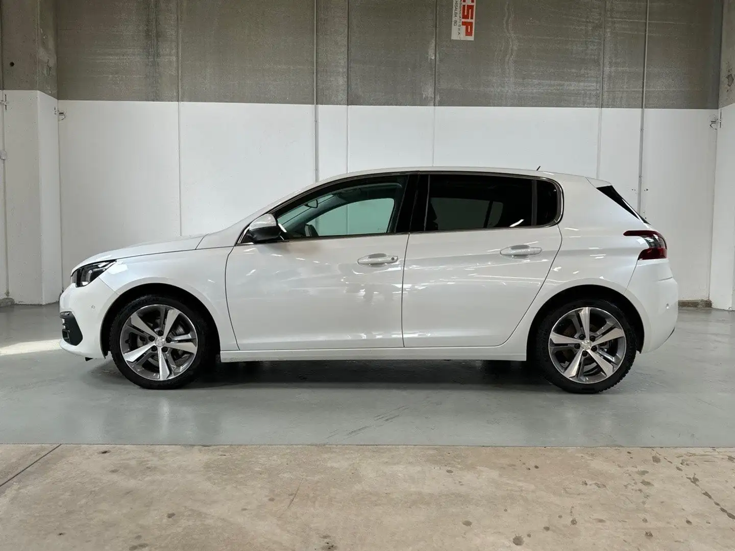 Peugeot 308 Allure BlueHDi 130 EAT8 S&S aut. Weiß - 2
