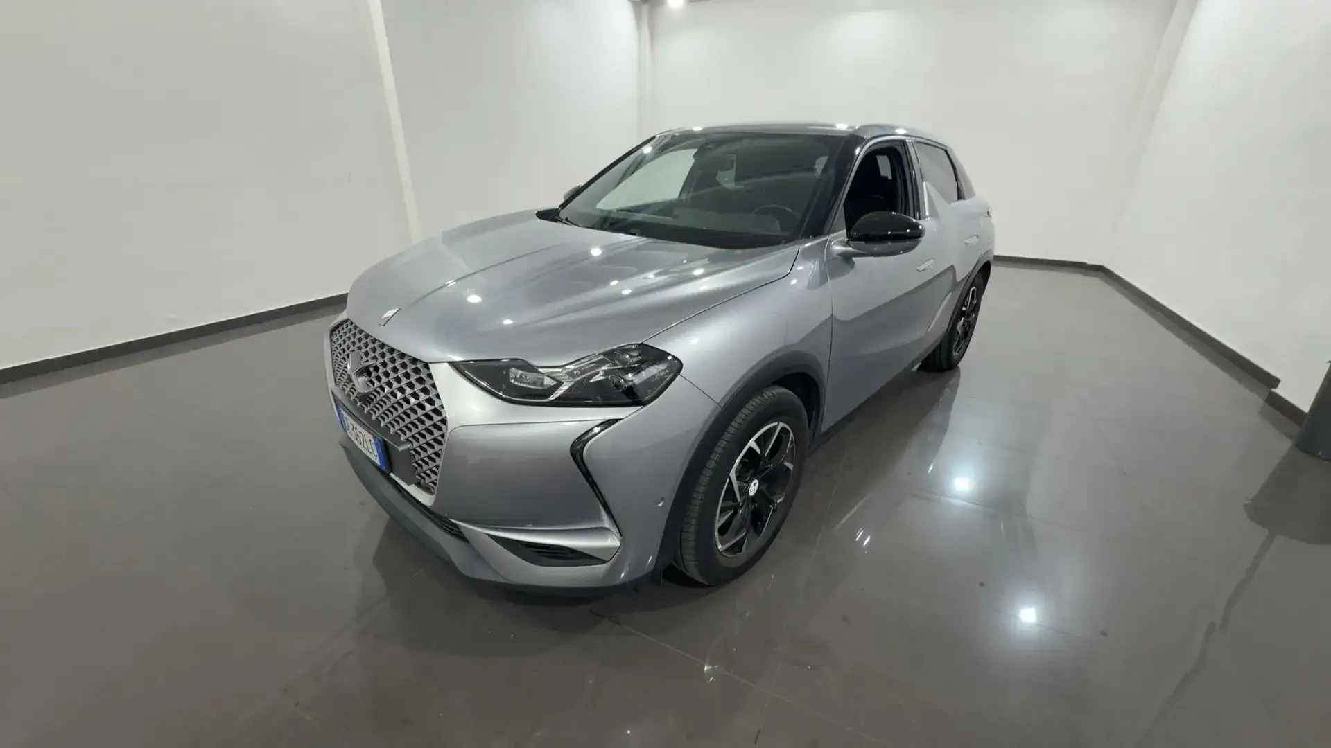 DS Automobiles DS 3 DS3 Crossback 50 kWh e-tense So Chic Gris - 1