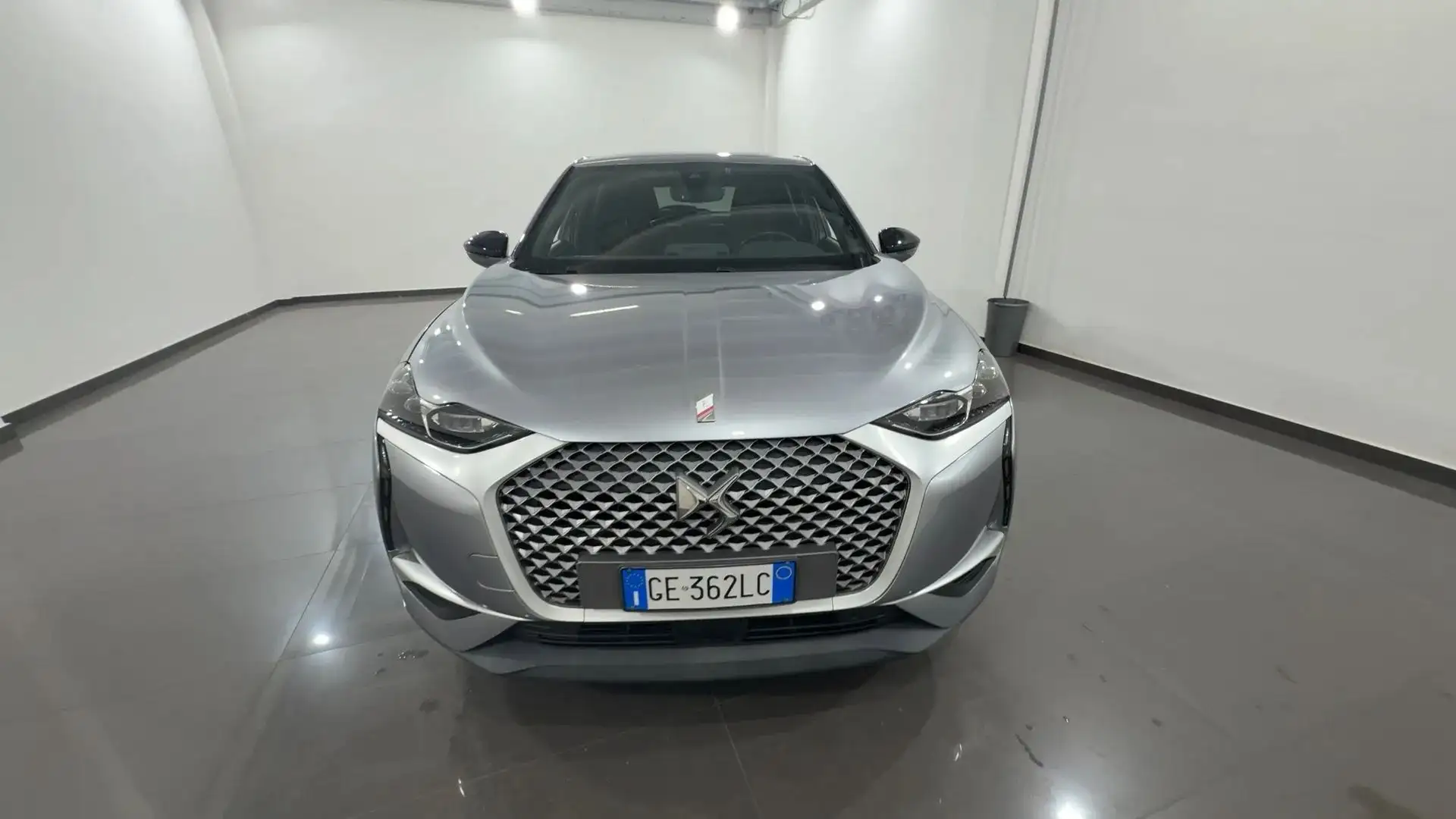DS Automobiles DS 3 DS3 Crossback 50 kWh e-tense So Chic Gris - 2