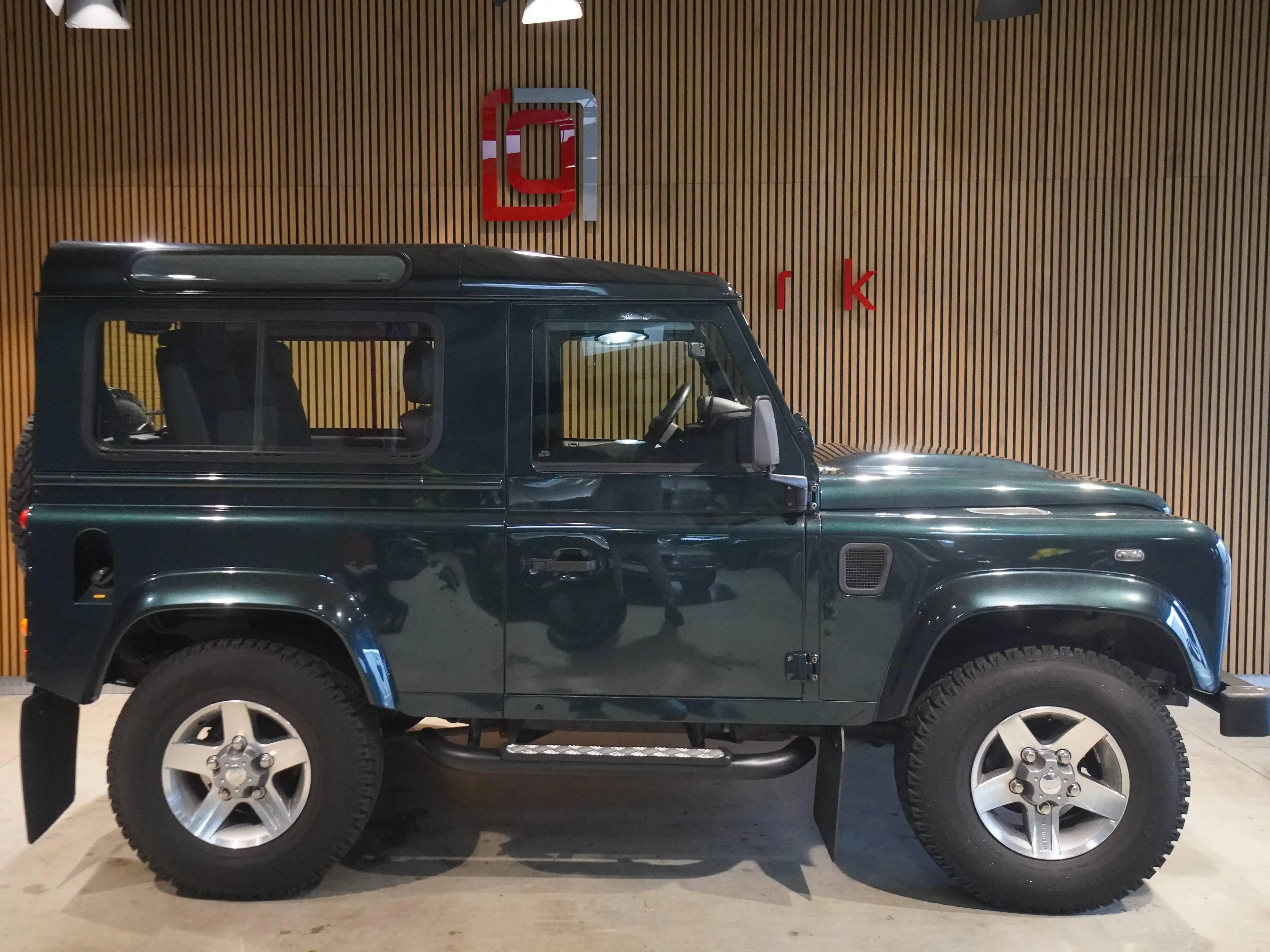 Land Rover Defender 90*1.Hd.*U-Frei*nur 15 TKm*Grün Metallic*Teilleder