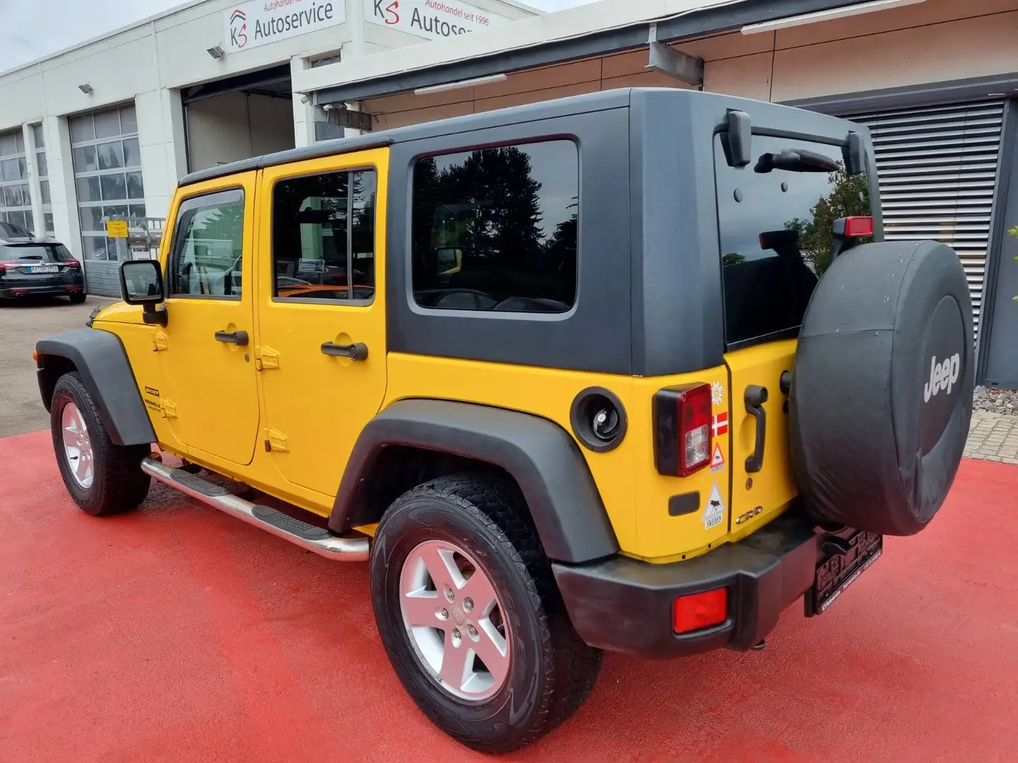 Jeep Wrangler Unlimited Sport Hardtop/Cabrio Gelb - 1