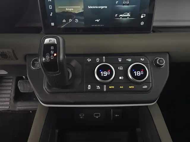 Land Rover Defender view 12