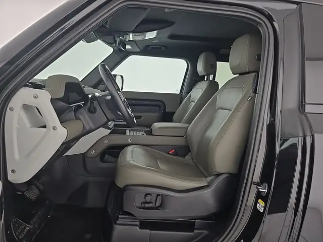 Land Rover Defender view 9