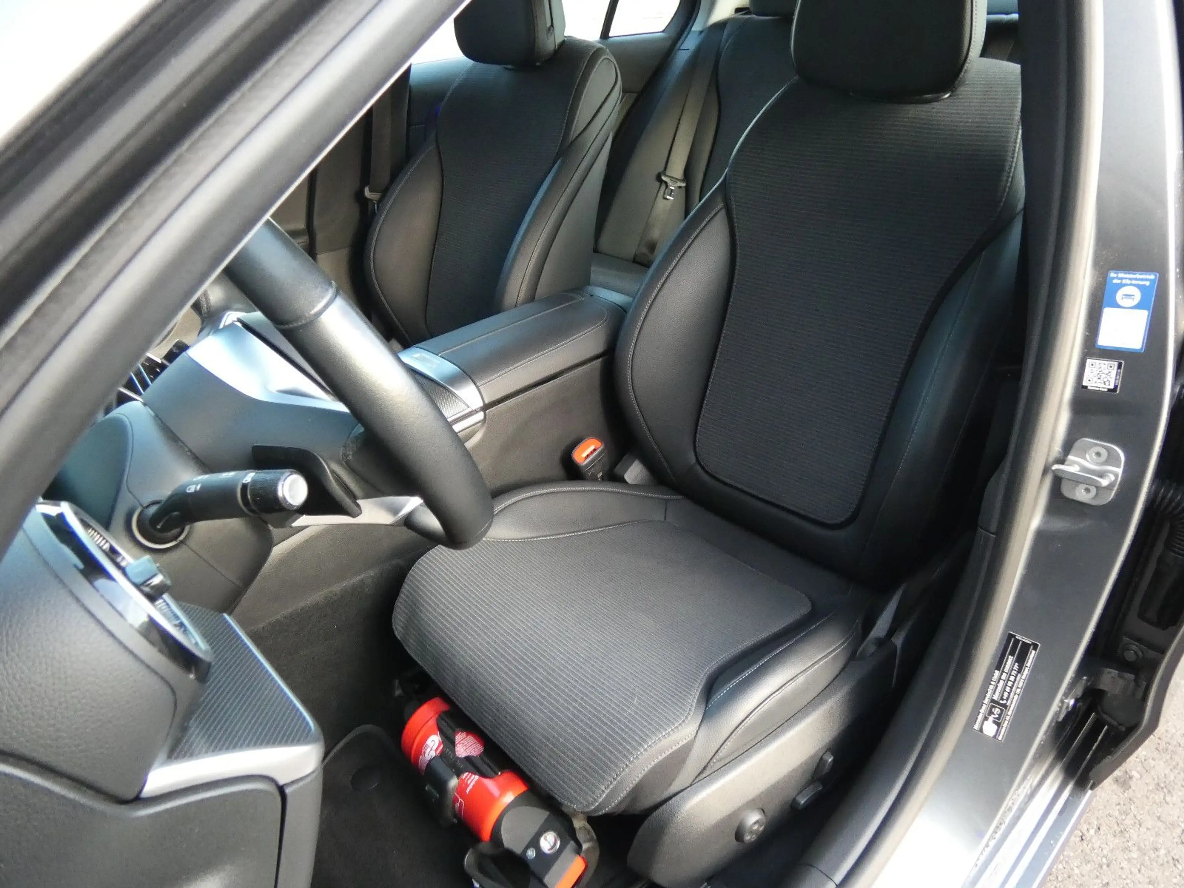 Mercedes-Benz C 200 d 9G Avantgarde LED Navi Kamera Ambiente — photo 5