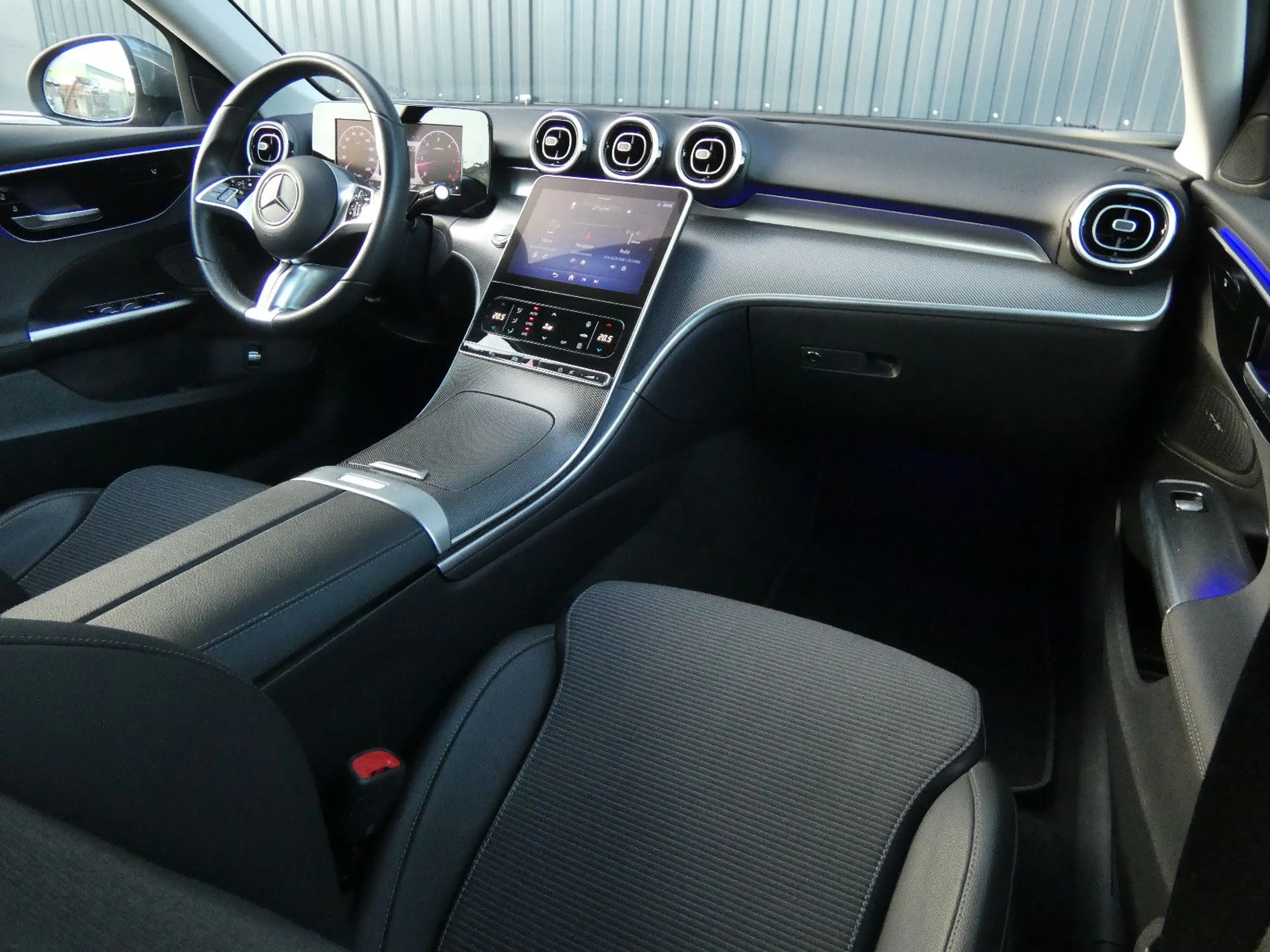 Mercedes-Benz C 200 d 9G Avantgarde LED Navi Kamera Ambiente — photo 2