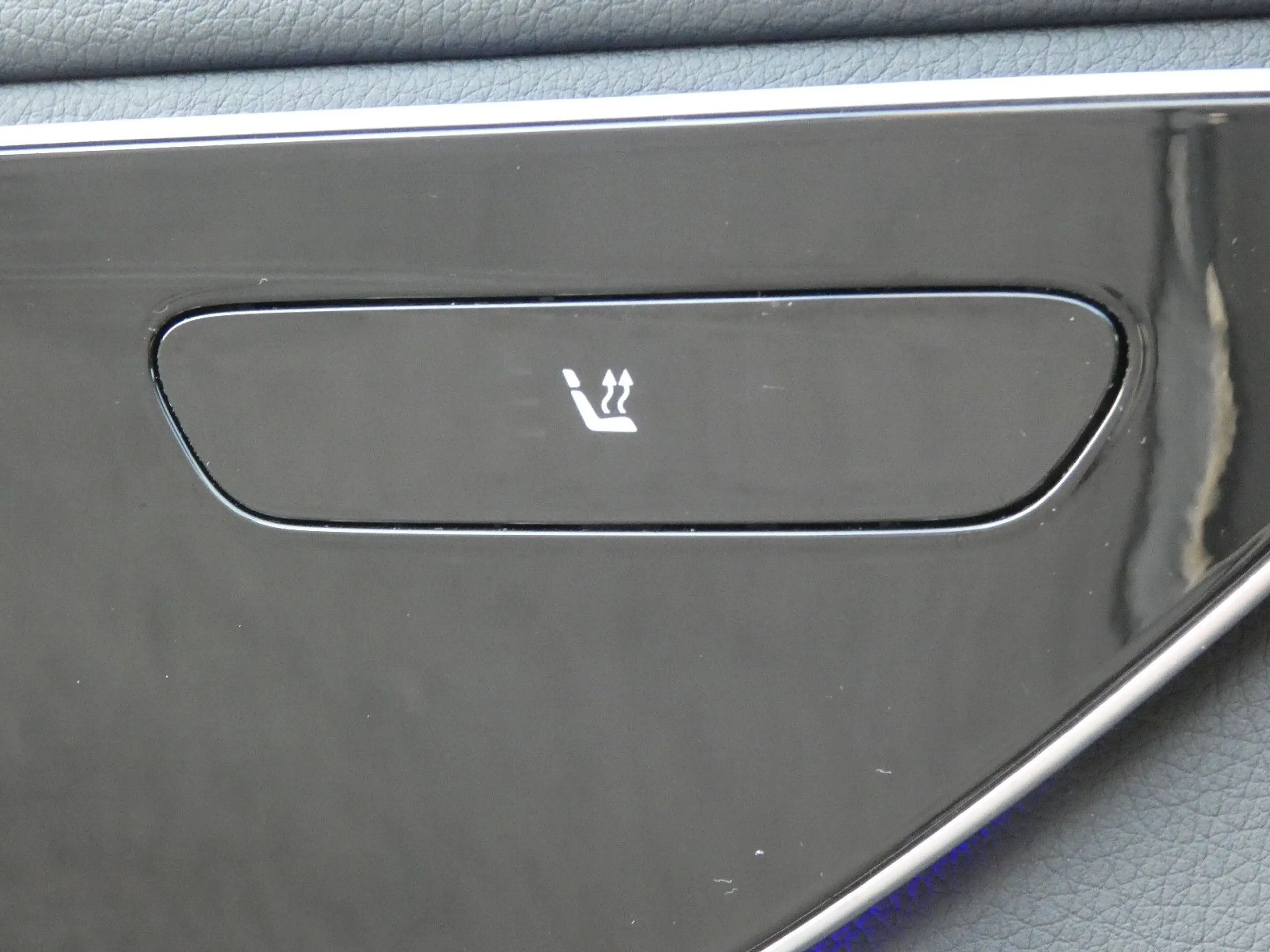Mercedes-Benz C 200 d 9G Avantgarde LED Navi Kamera Ambiente — photo 20