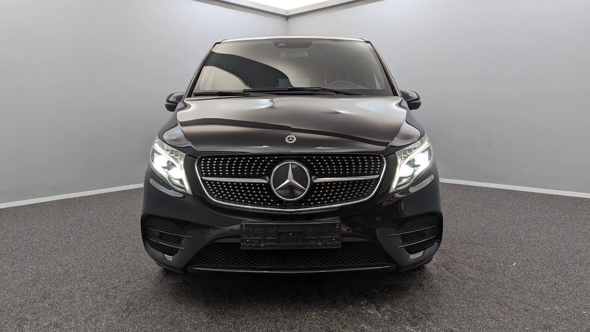 Mercedes-Benz V 220 d AMG*2xSCHIEBETÜR*6-SITZ*NAVI*LED*CARPLAY crna - 2