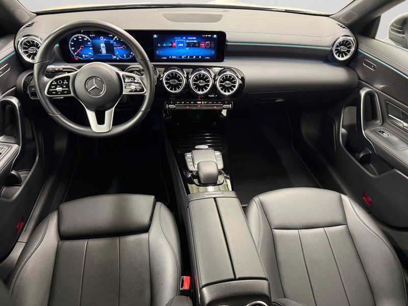 Mercedes-Benz CLA 180 180 7G-DCT Luxury Line — photo 7