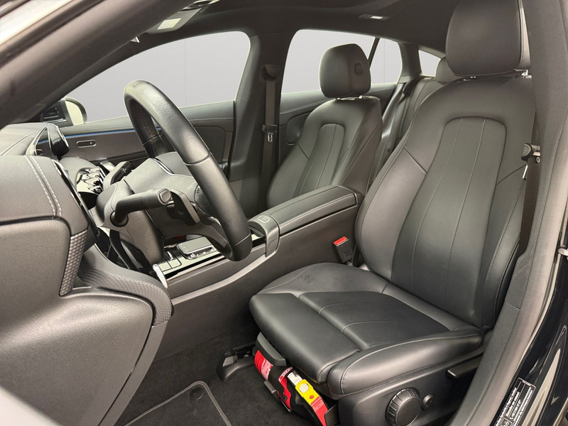 Mercedes-Benz CLA 180 180 7G-DCT Luxury Line — photo 8