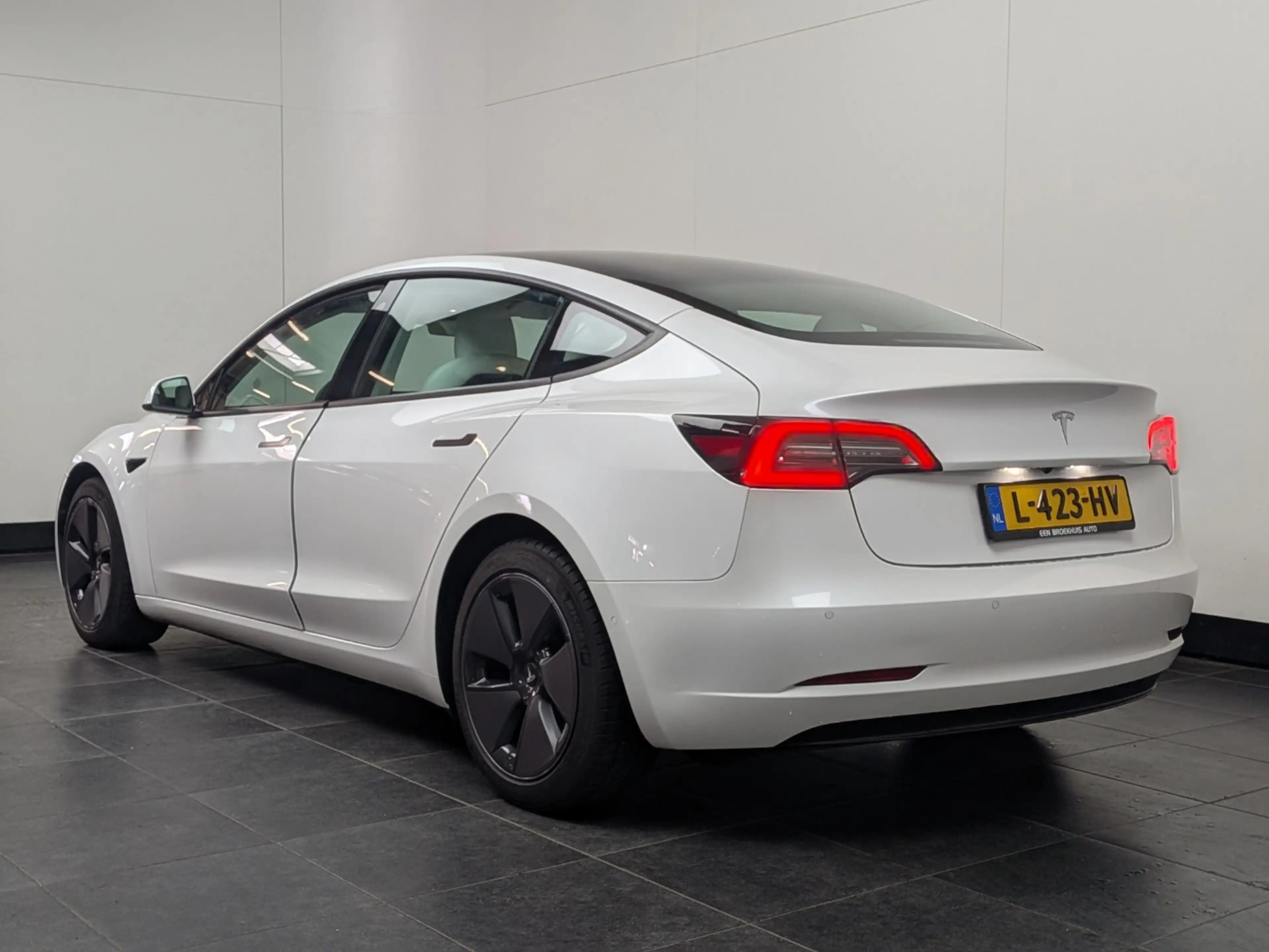 Tesla Model 3 Long Range AWD 75 kWh | Panoramadak | Voorstoelen — photo 4