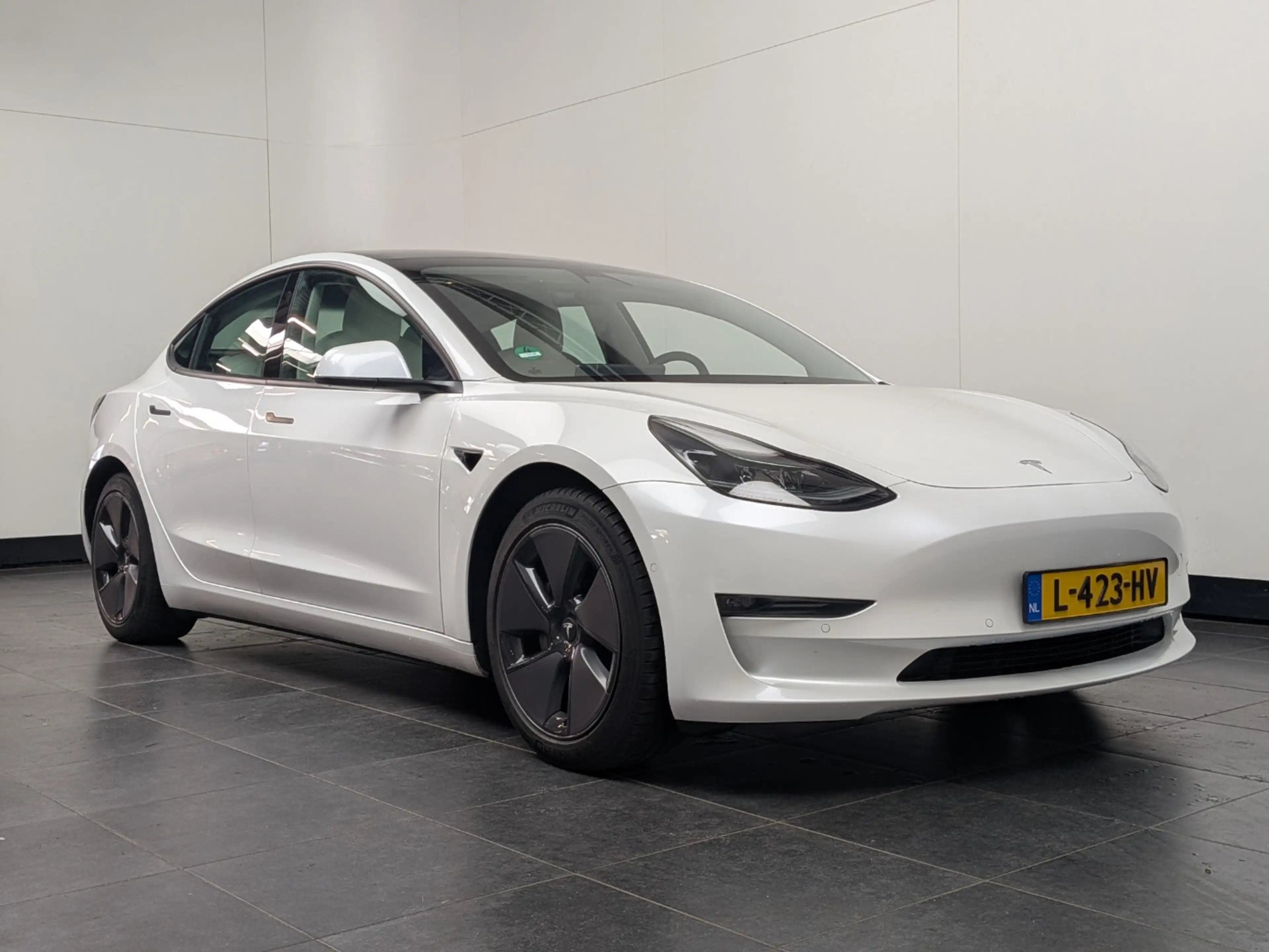 Tesla Model 3 Long Range AWD 75 kWh | Panoramadak | Voorstoelen — photo 3