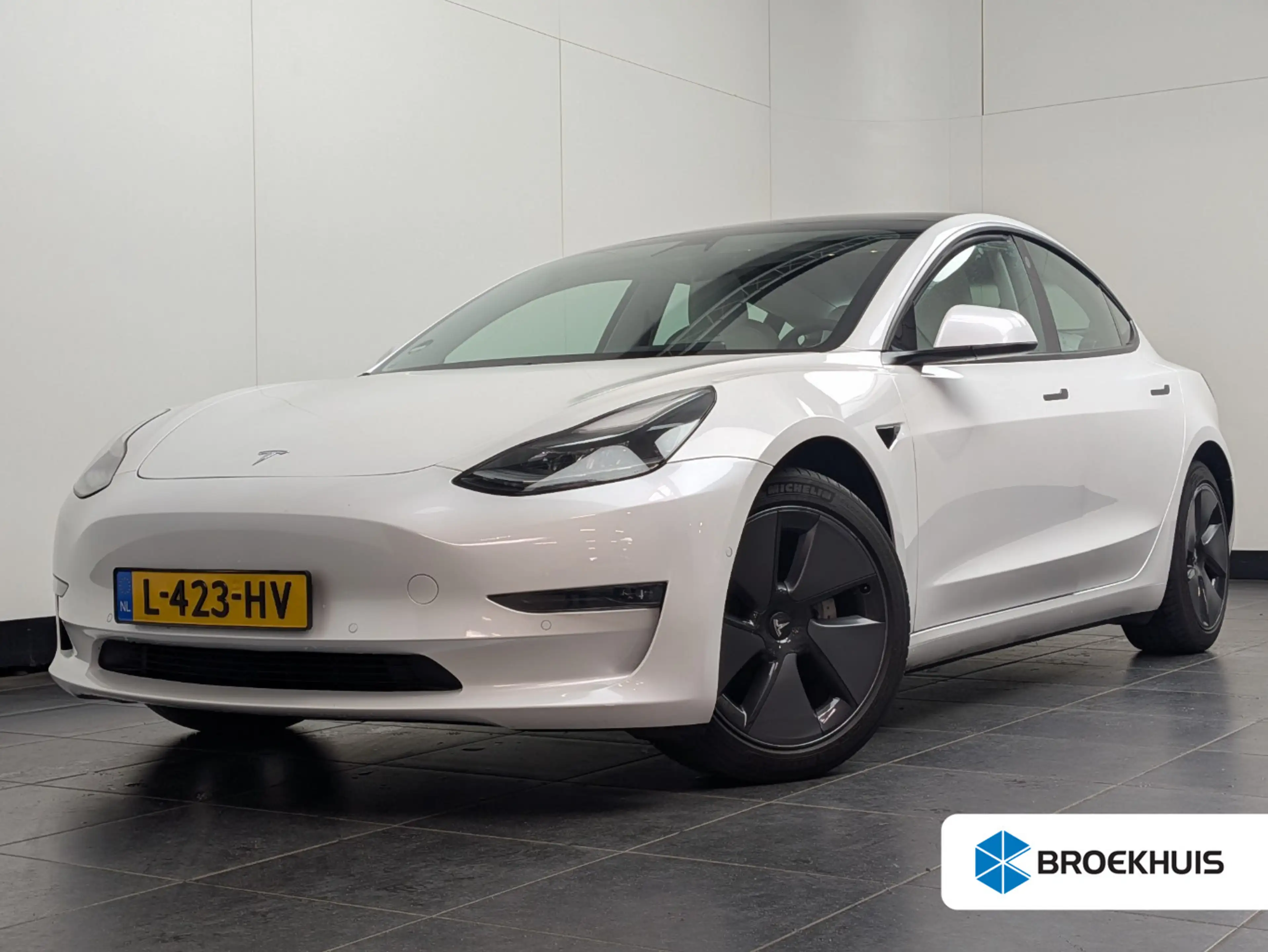 Tesla Model 3 Long Range AWD 75 kWh | Panoramadak | Voorstoelen