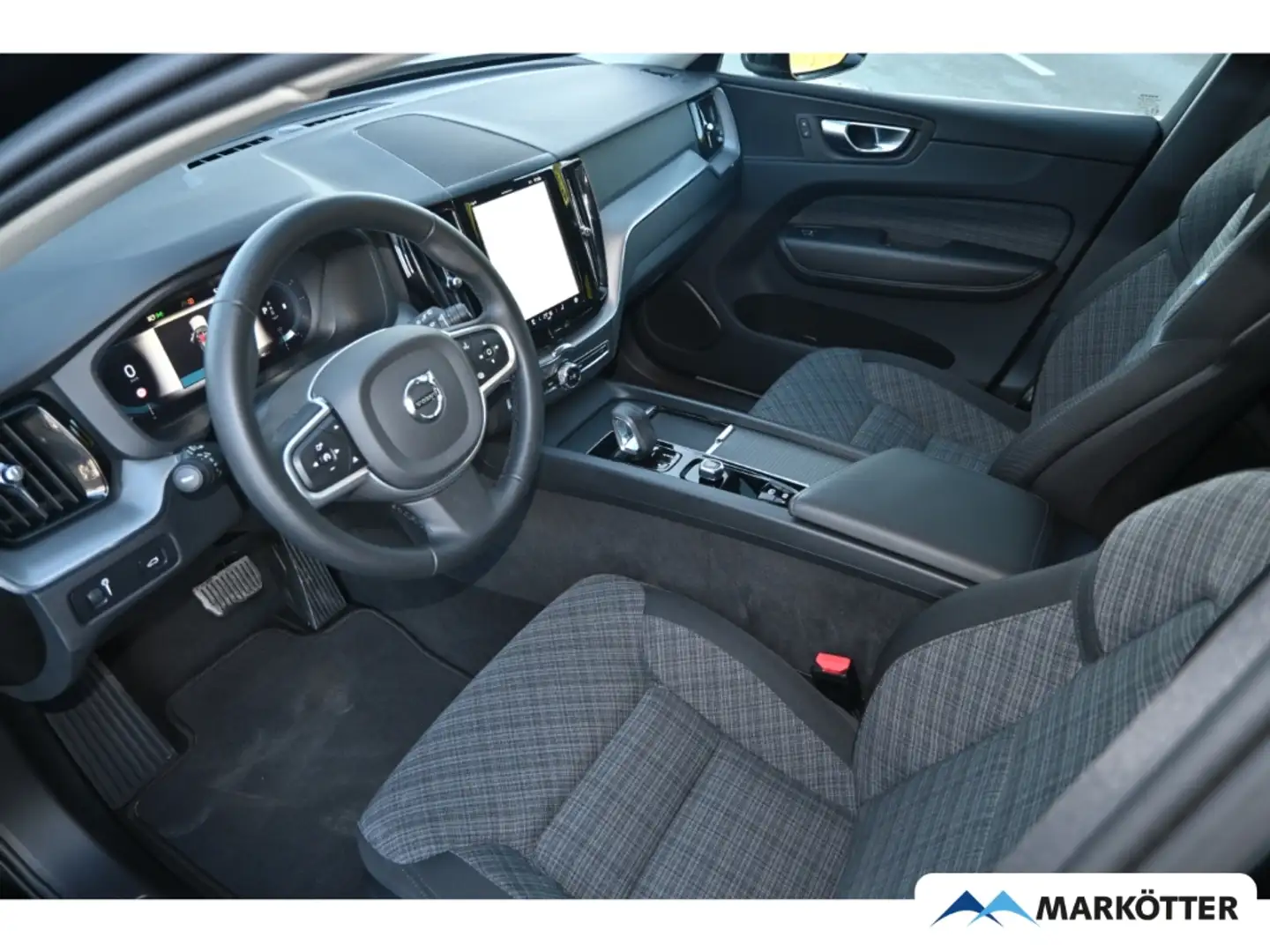 Volvo XC60 B4 Momentum Pro ACC/Keyless/StandH Noir - 2