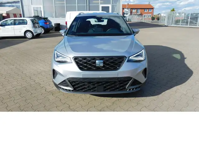 SEAT Arona view 3