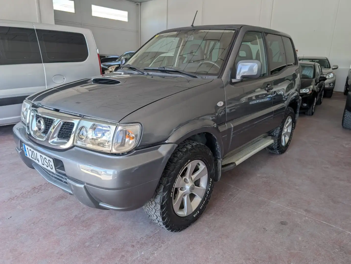 Nissan Terrano 2.7TDI Sport Gris - 2