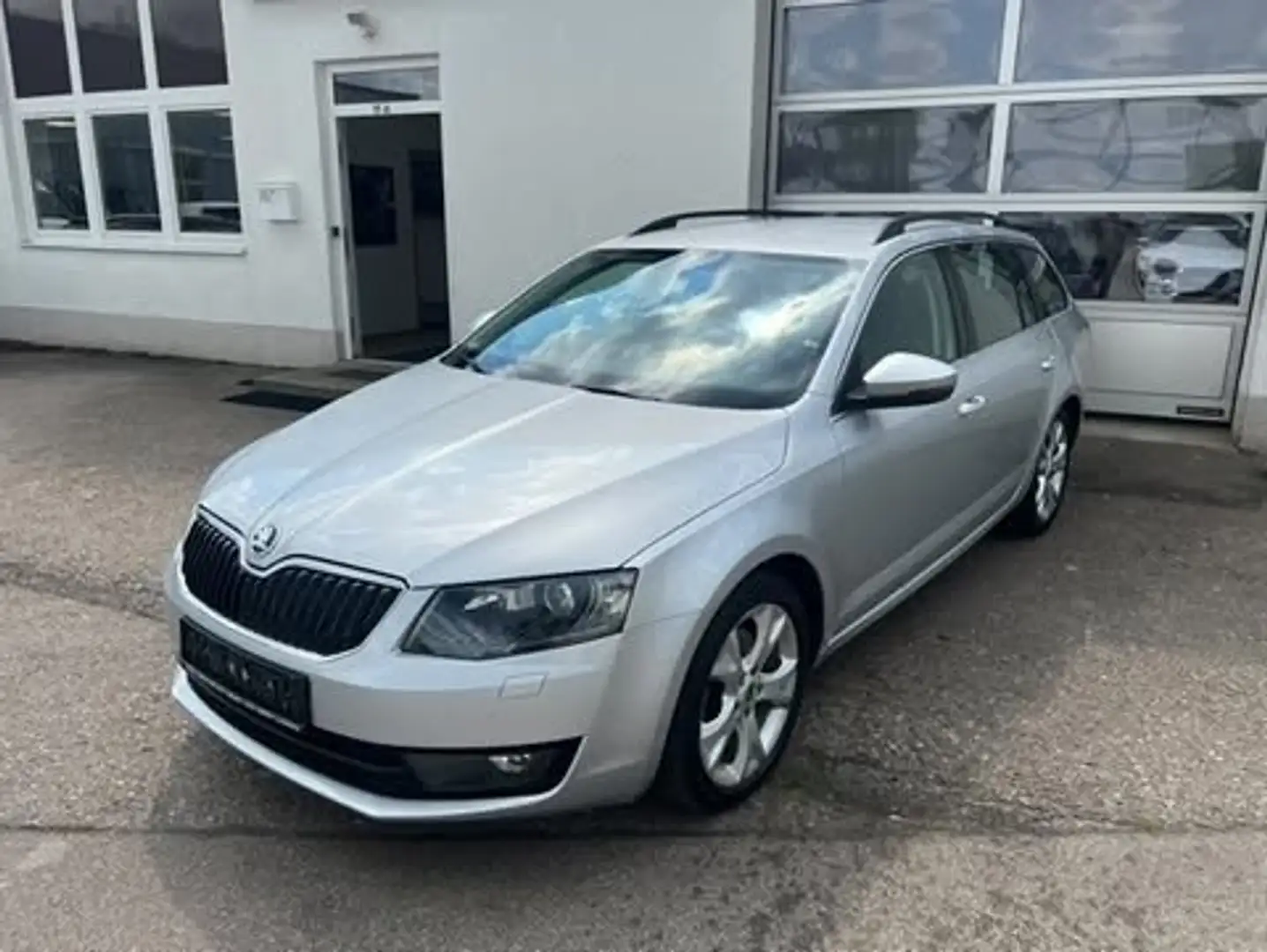 Skoda Octavia Elegance Grau - 1