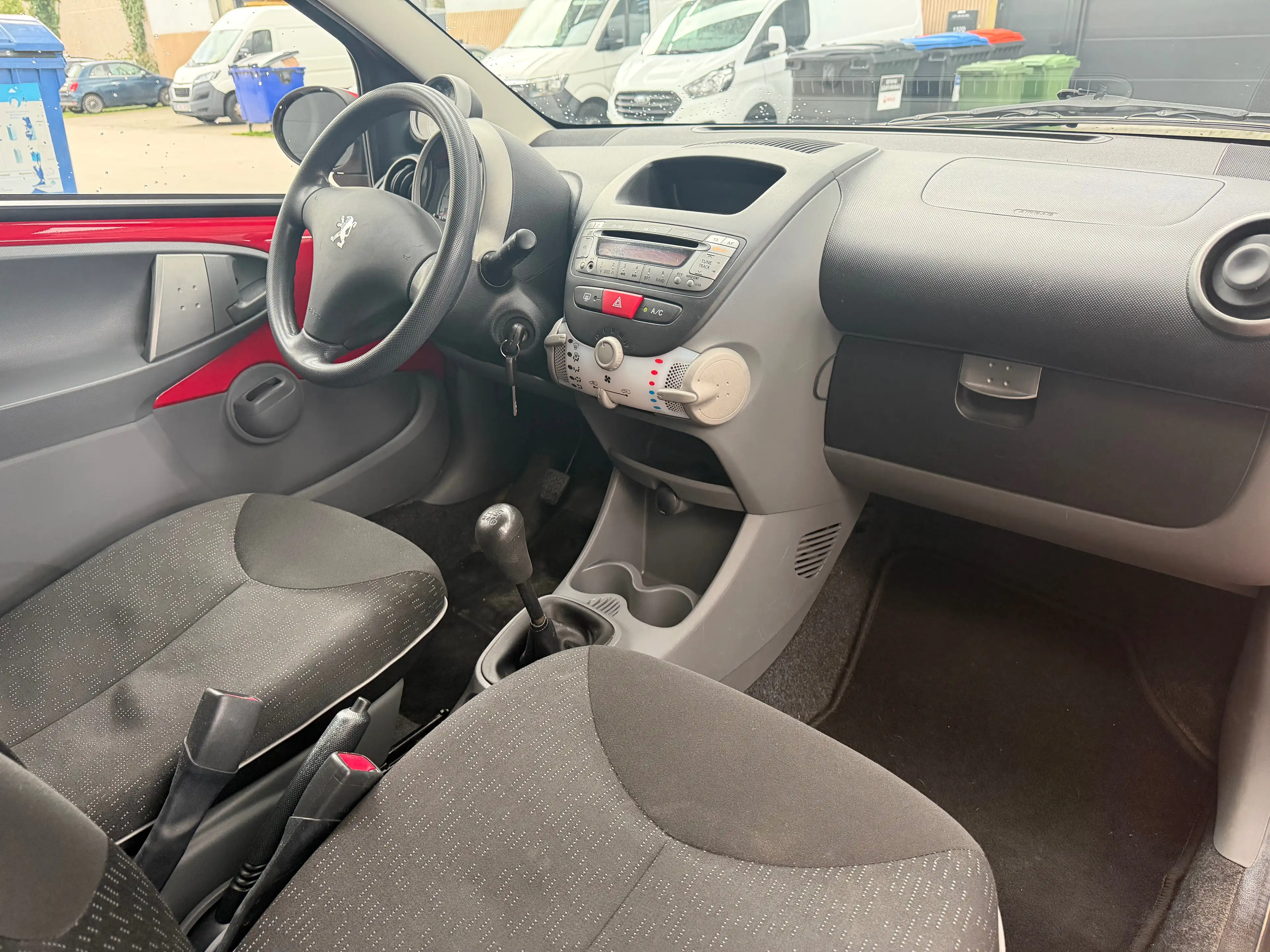 Peugeot 107 107 1.0i Urban Move — photo 9