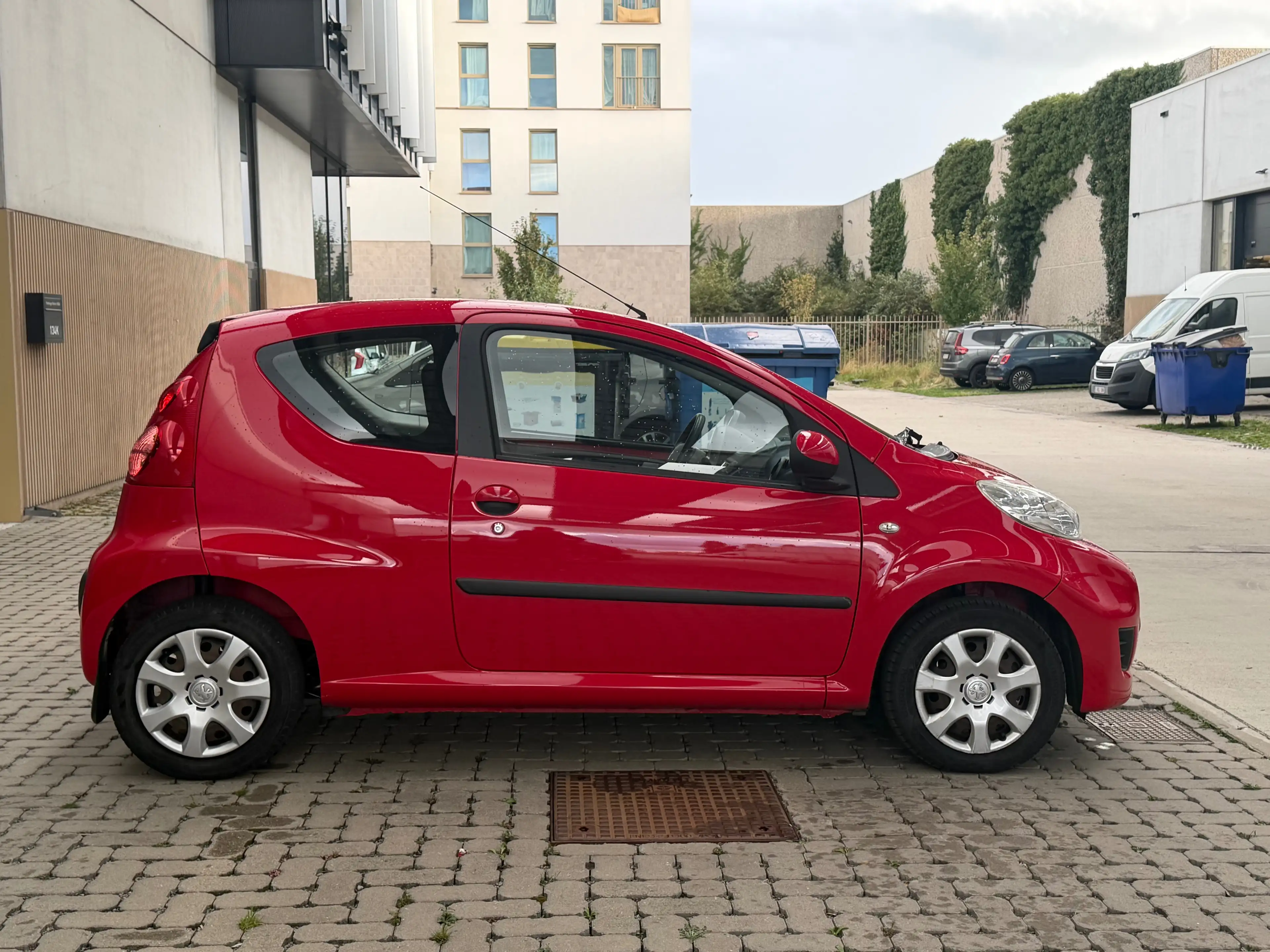 Peugeot 107 107 1.0i Urban Move — photo 6