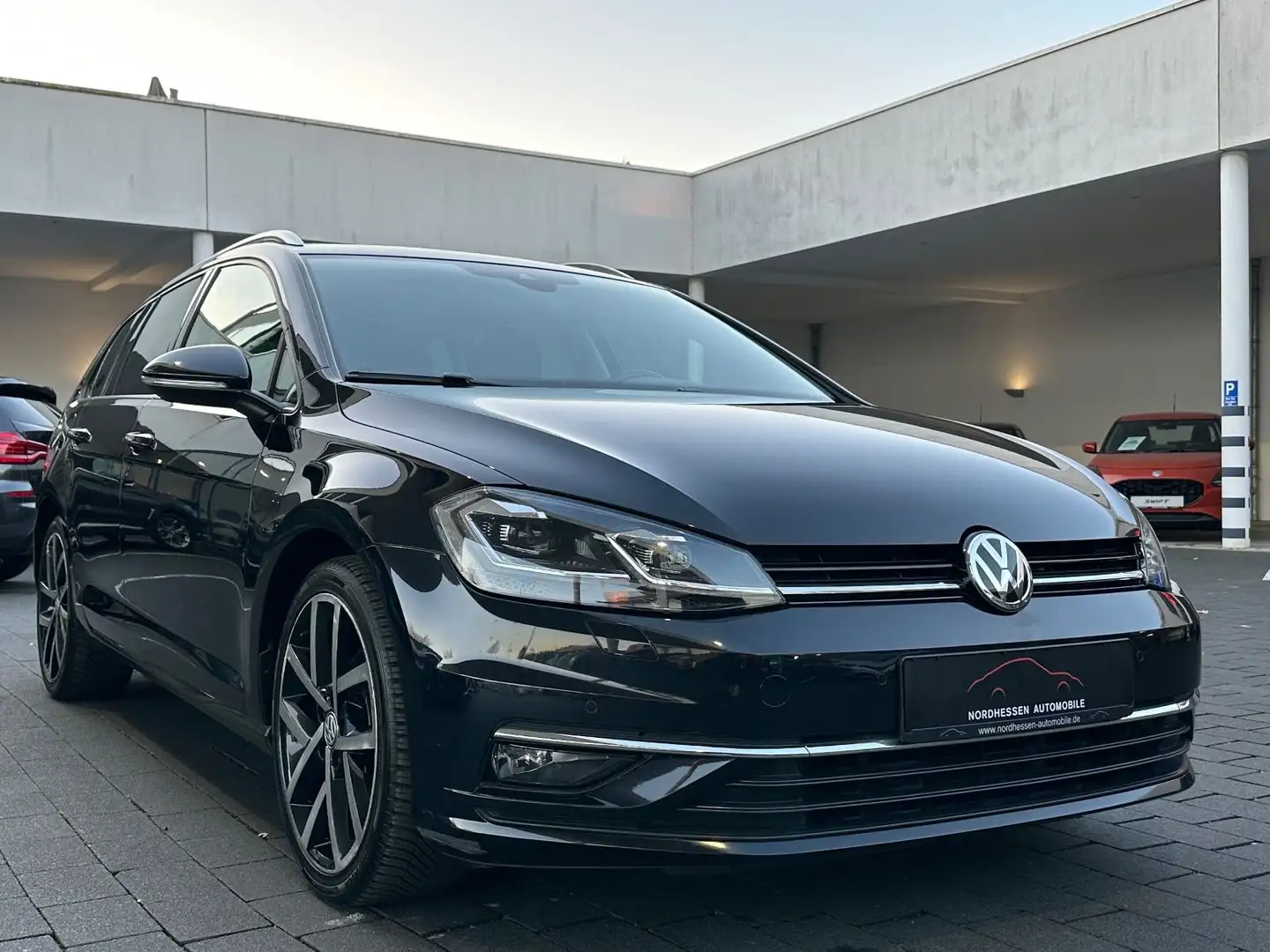Volkswagen Golf 7 Variant Highline 1.4 TSI DSG | Panorama Zwart - 2
