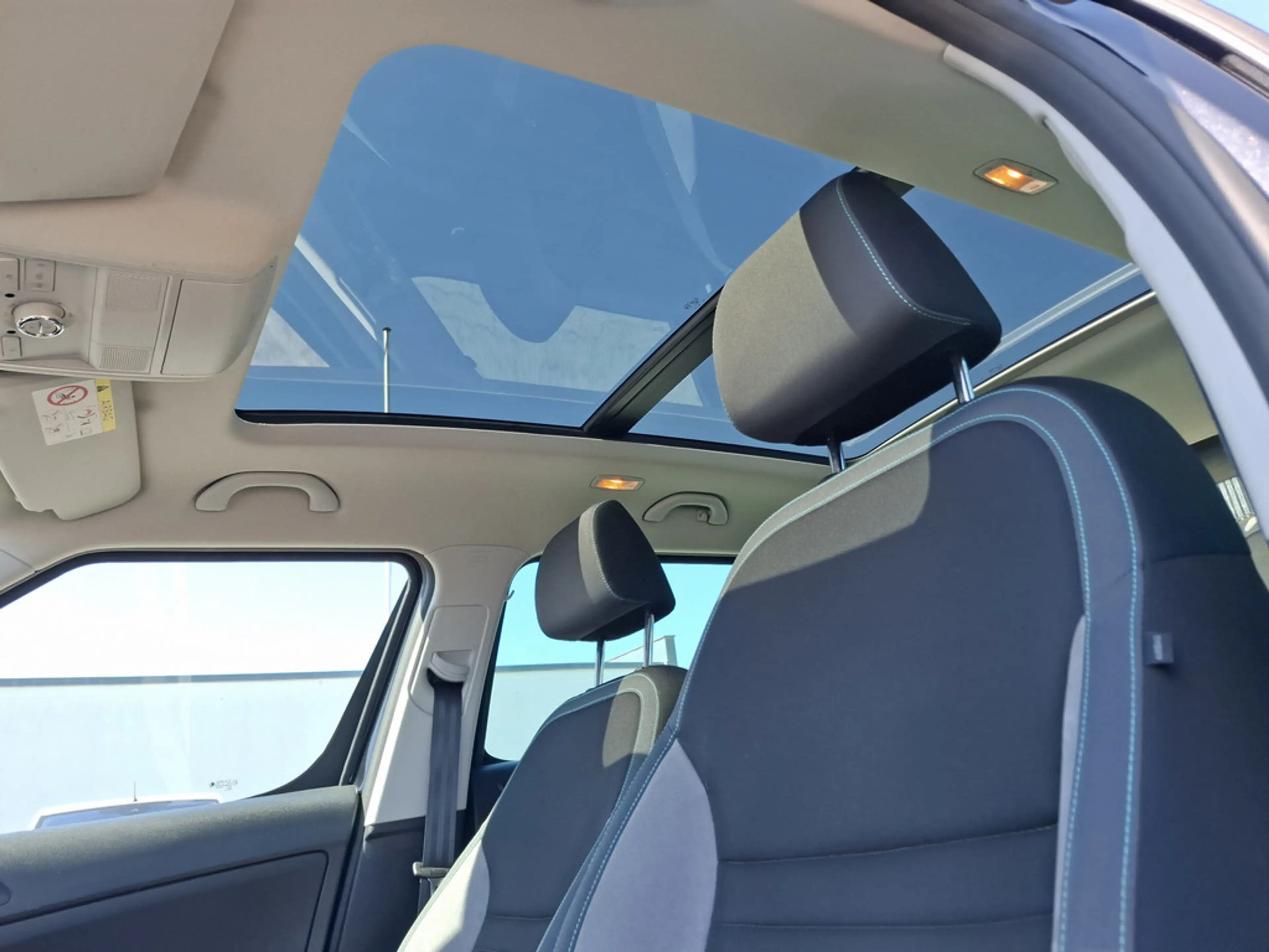 Skoda Yeti 1.2 TSI Joy Green tec XENON FACEL. PANO — photo 8