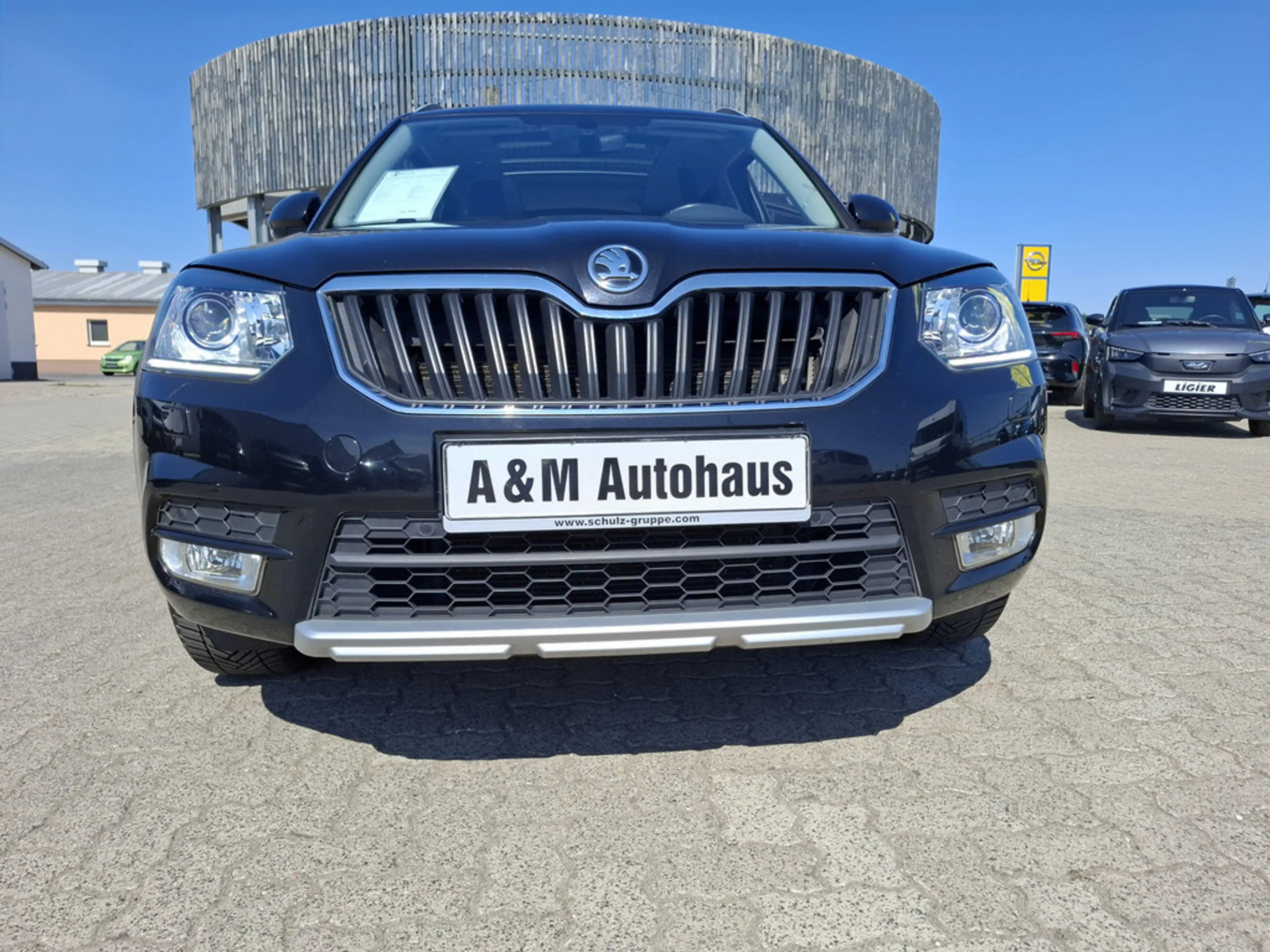 Skoda Yeti 1.2 TSI Joy Green tec XENON FACEL. PANO — photo 2