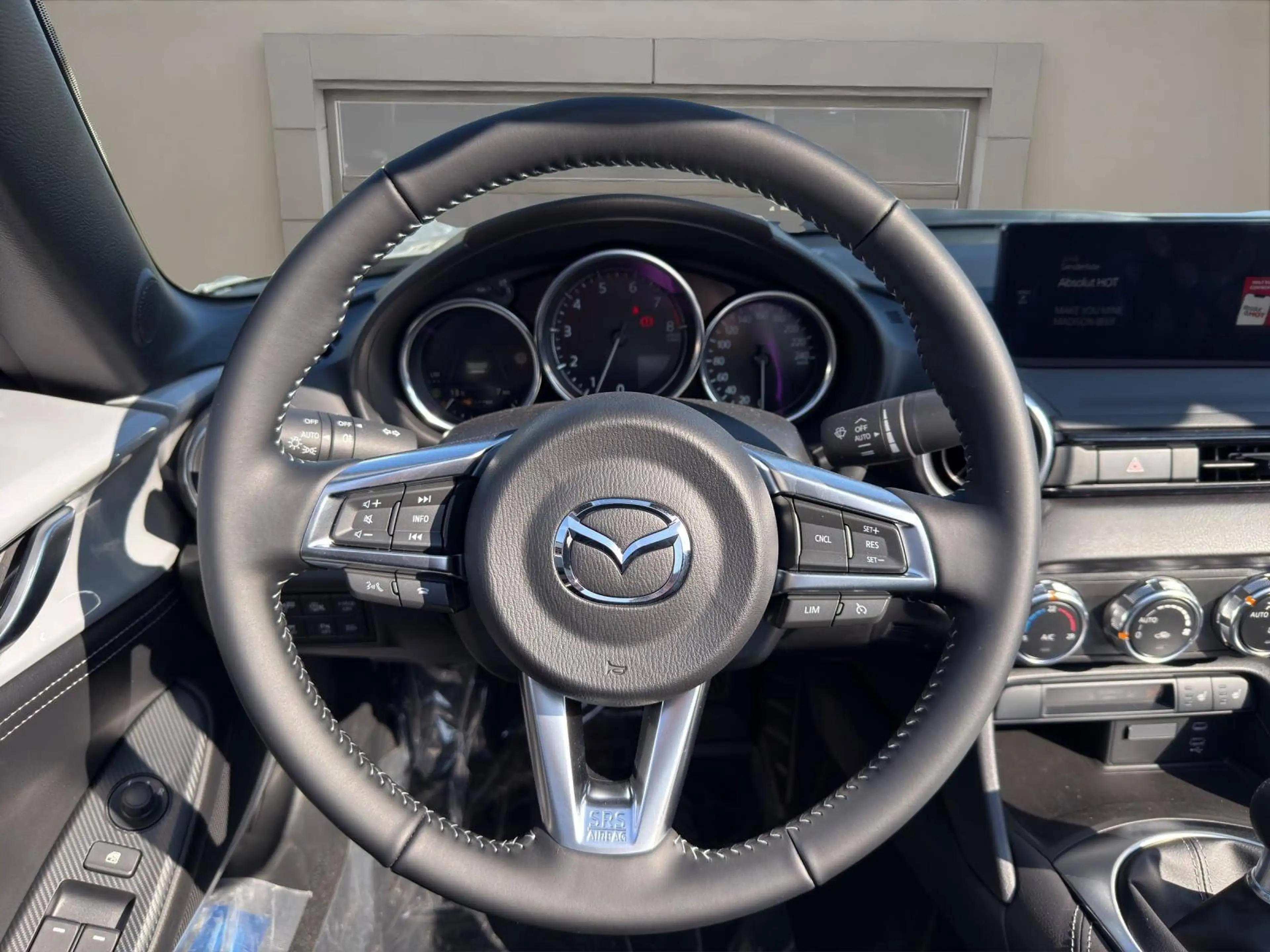 Mazda MX-5 Homura SKYACTIV-G 132 PS 6MT RWD — photo 11