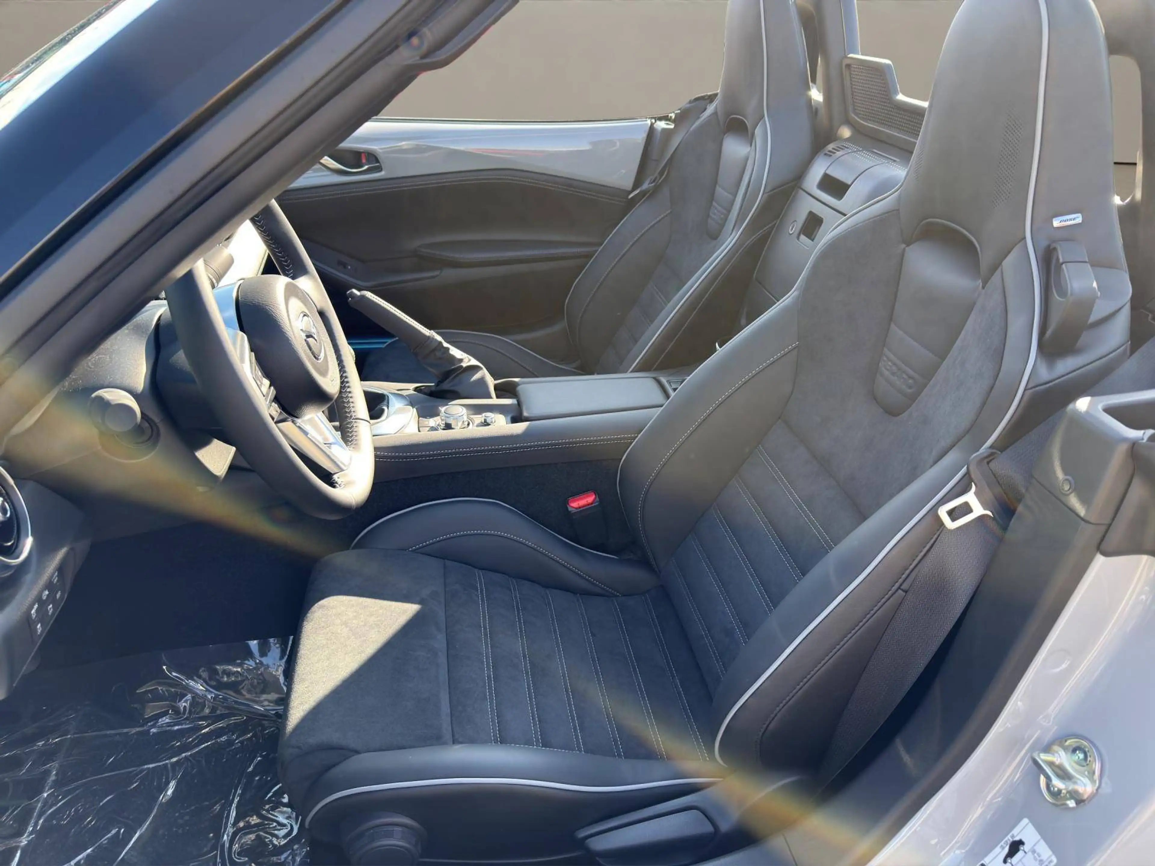 Mazda MX-5 Homura SKYACTIV-G 132 PS 6MT RWD — photo 10