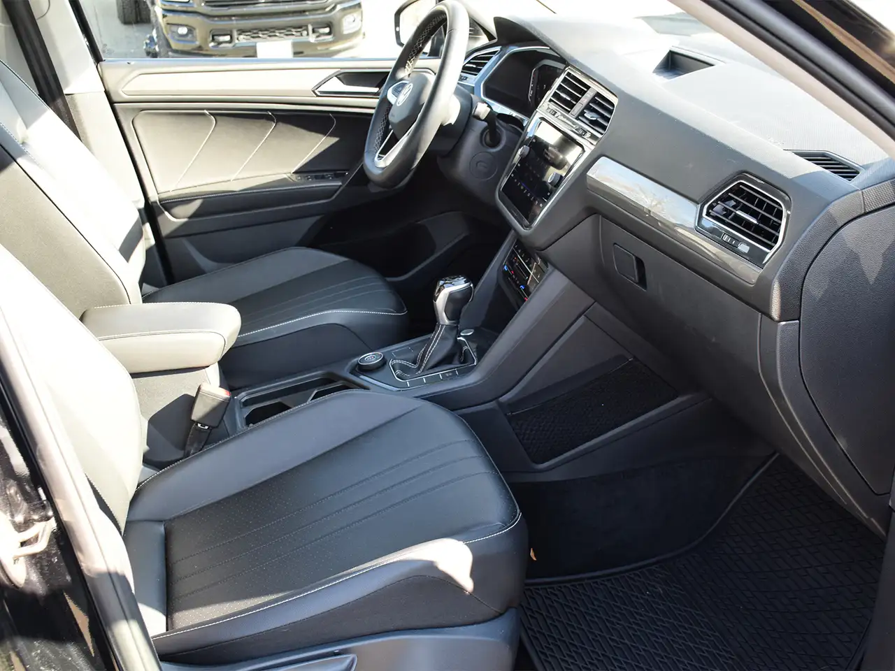 Volkswagen Tiguan снимка Volkswagen Tiguan