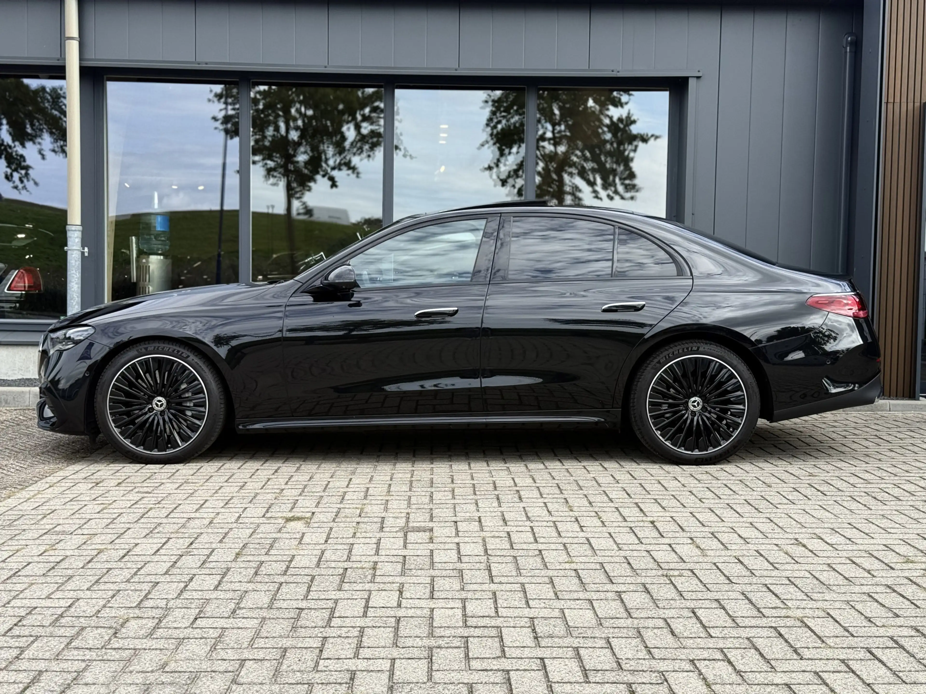 Mercedes-Benz E 220 d AMG Line Pano 360 Ventilatie Burmester 4D — photo 8