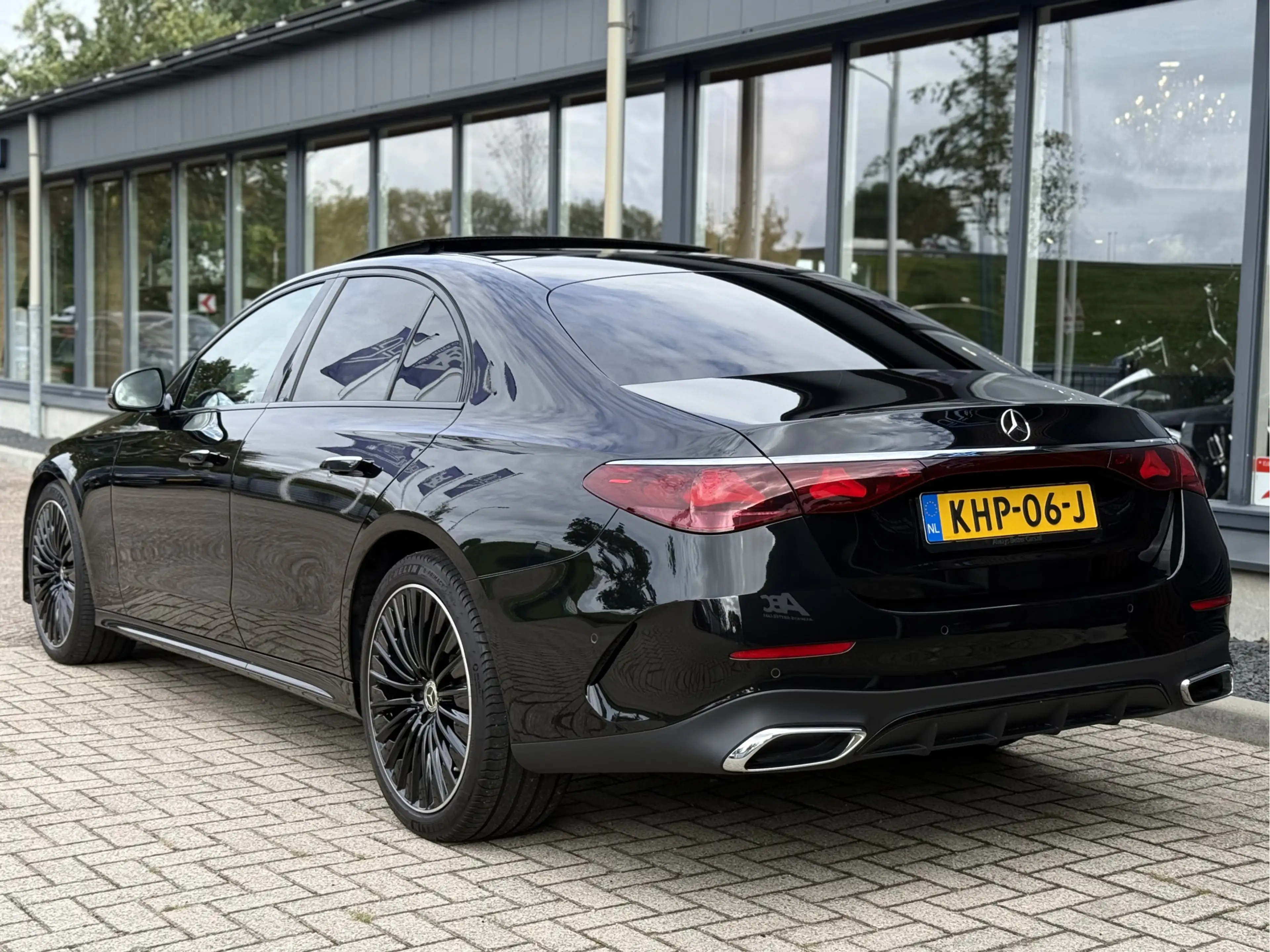Mercedes-Benz E 220 d AMG Line Pano 360 Ventilatie Burmester 4D — photo 2