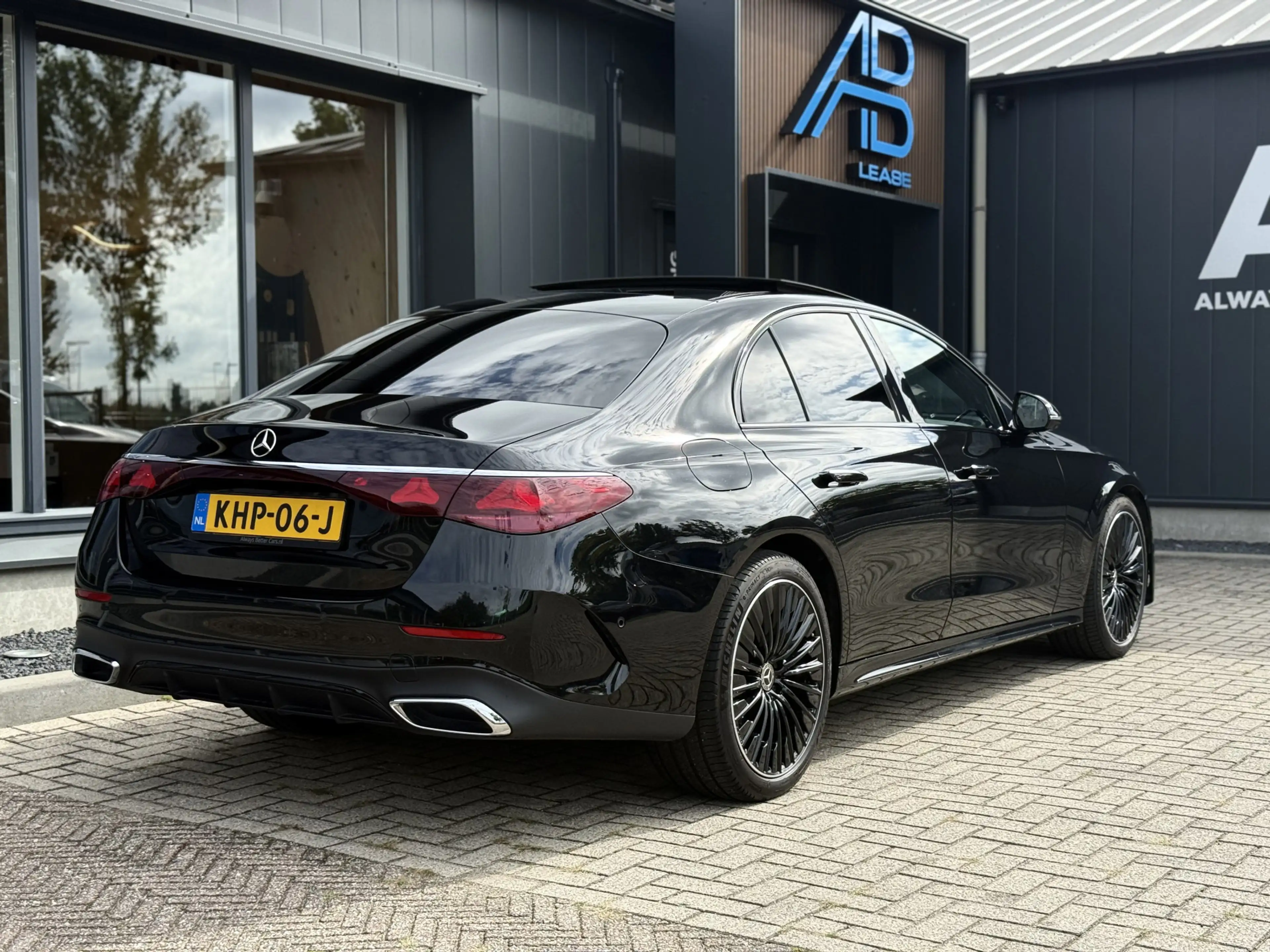 Mercedes-Benz E 220 d AMG Line Pano 360 Ventilatie Burmester 4D — photo 4