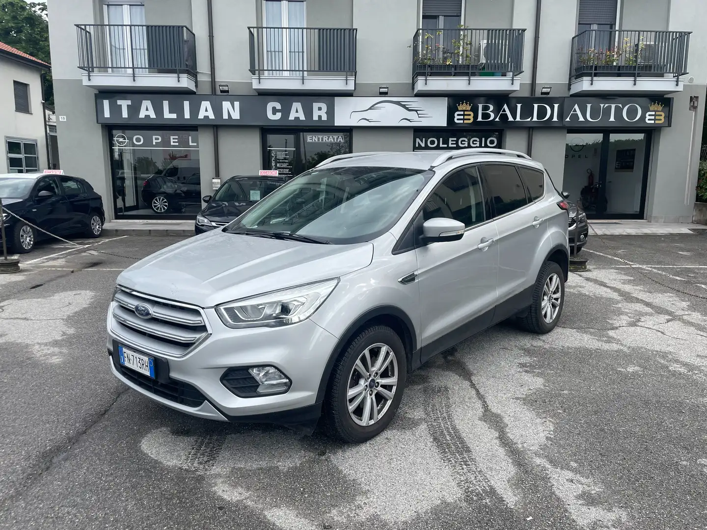 Ford Kuga 1.5 Tdci Titanium Powershift S&S 120 Cv Grau - 1