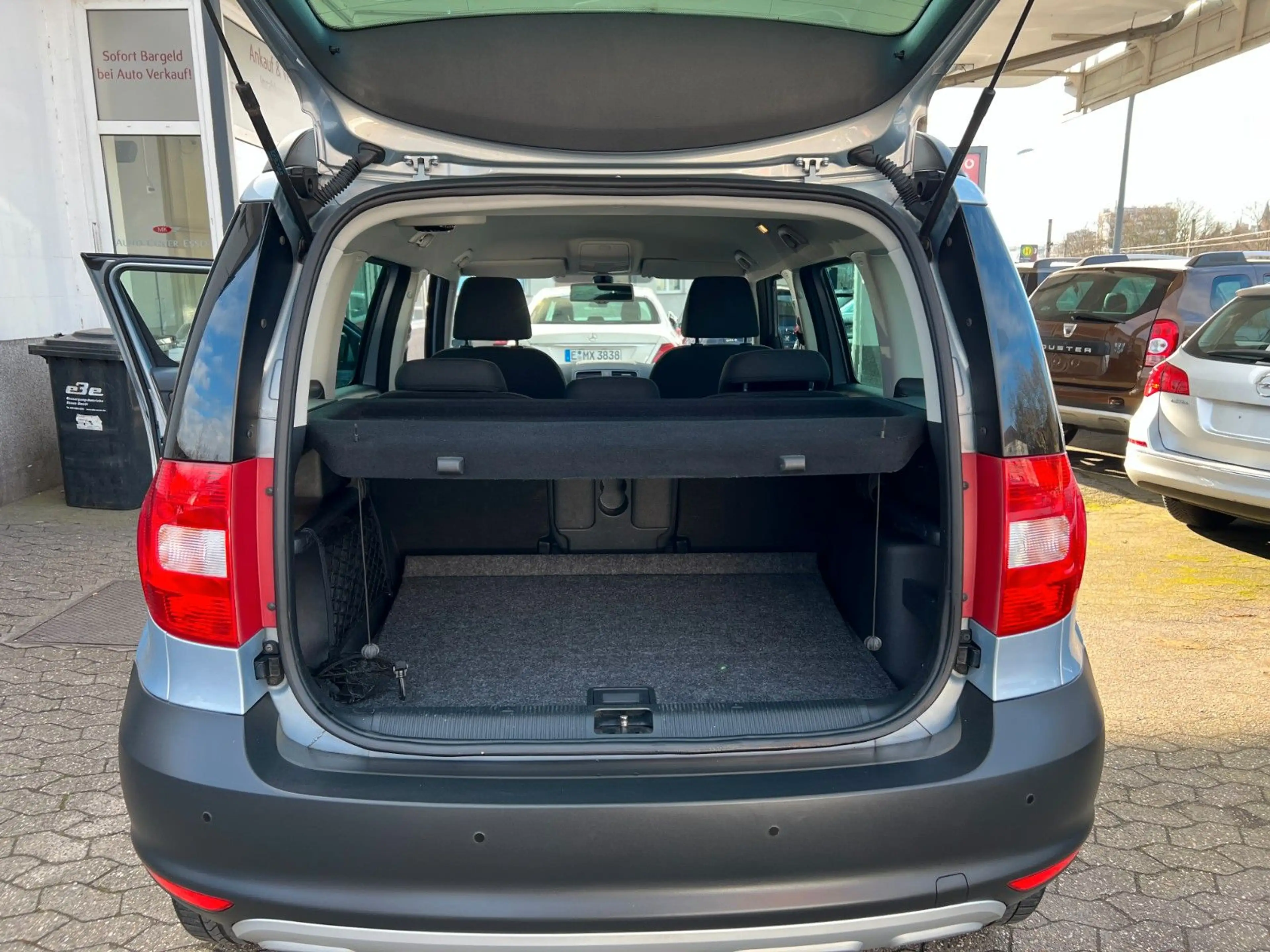 Skoda Yeti 1.2 TSI Ambition Plus Edition Climatronic — photo 14