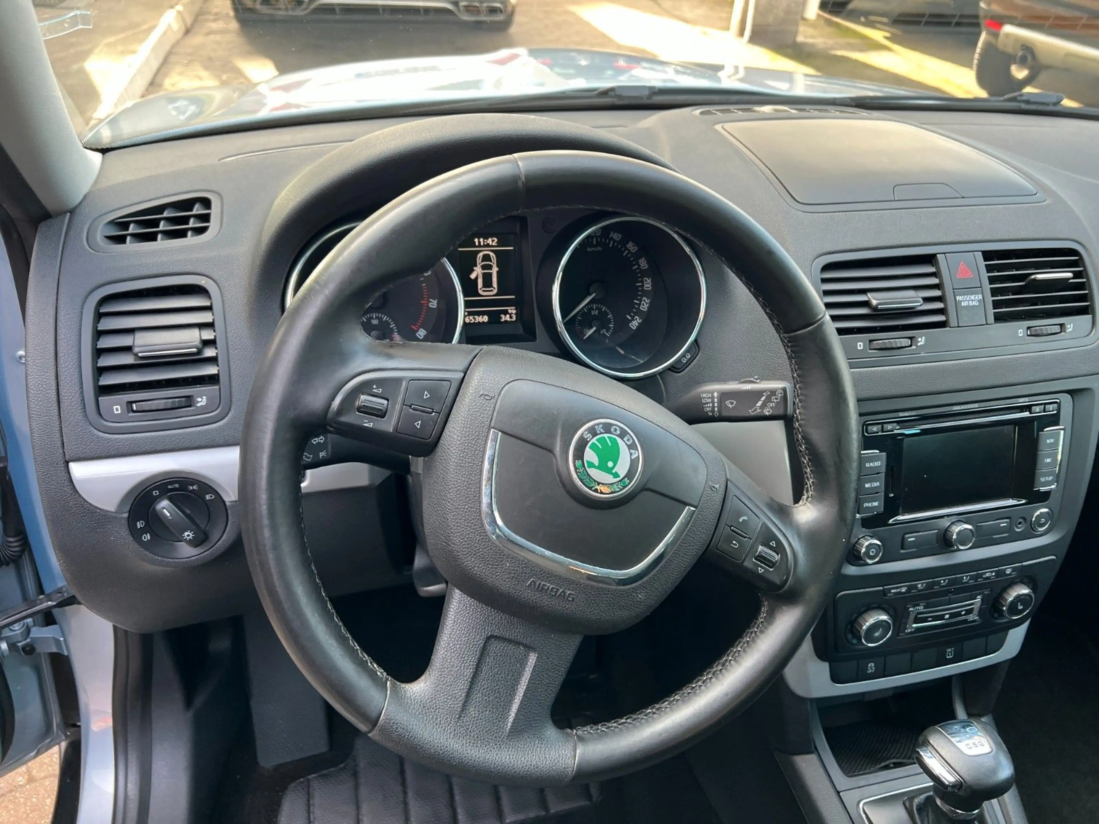 Skoda Yeti 1.2 TSI Ambition Plus Edition Climatronic — photo 11