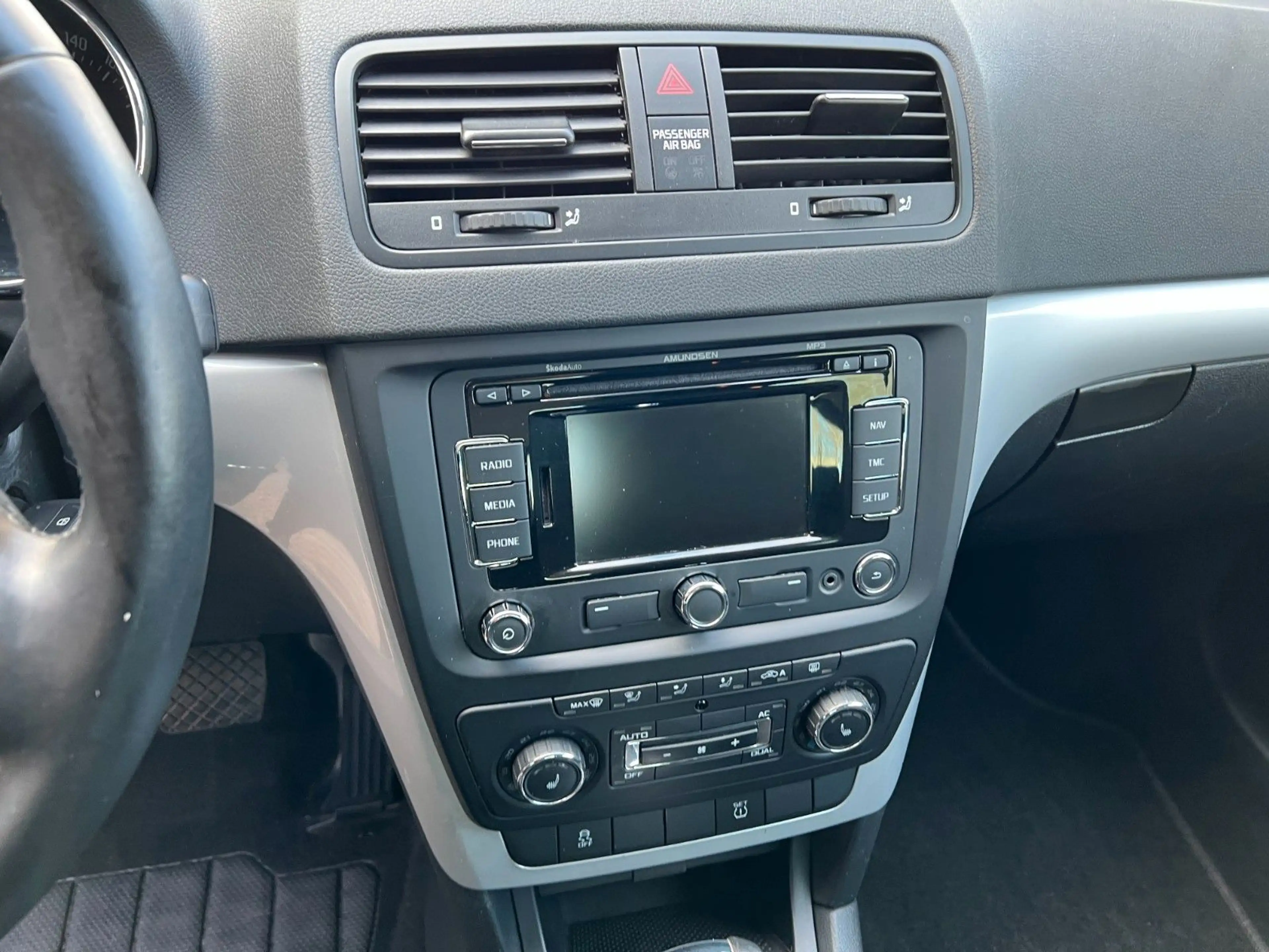 Skoda Yeti 1.2 TSI Ambition Plus Edition Climatronic — photo 9