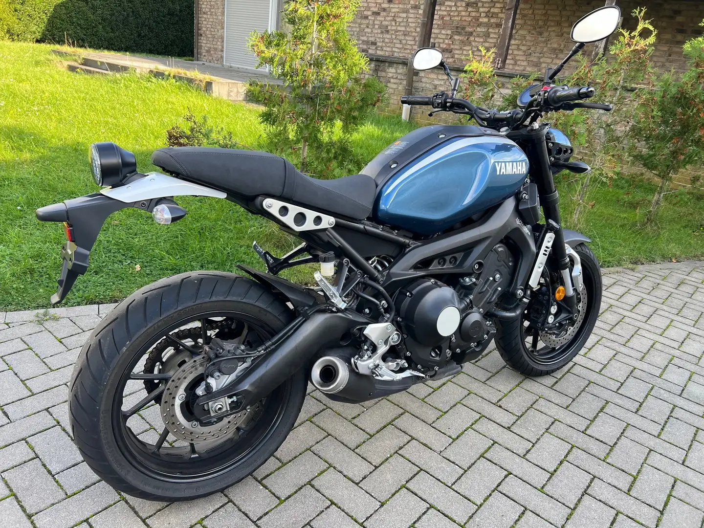 Yamaha XSR 900 Niebieski - 2