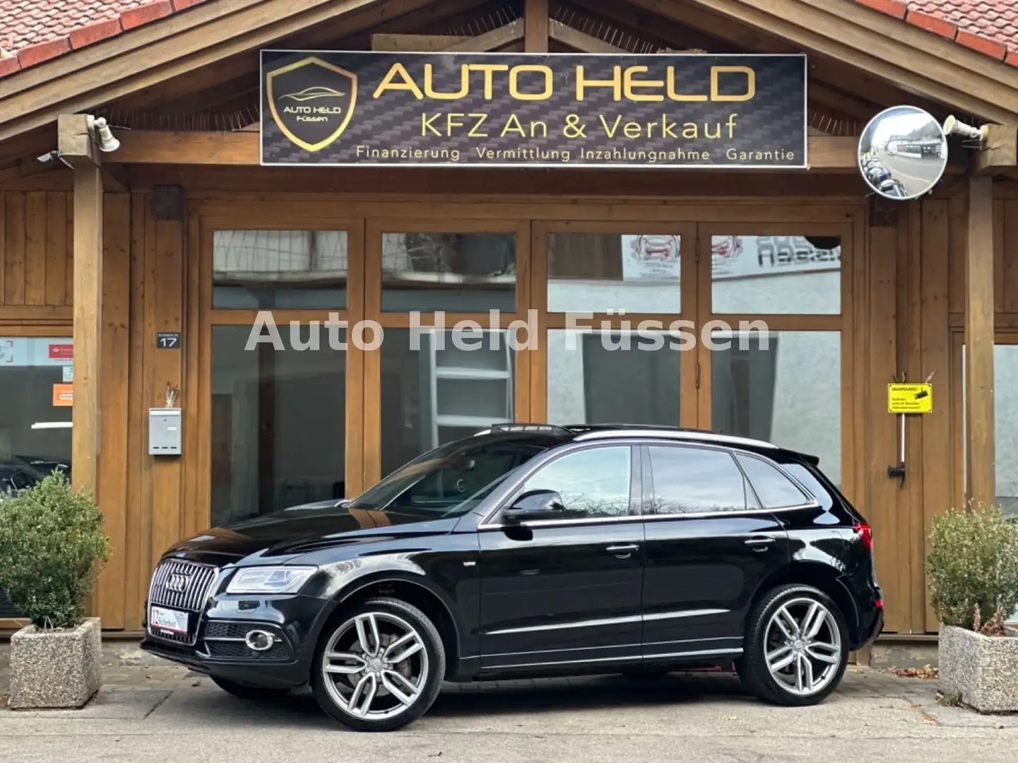 Audi Q5 3.0TDI quattro Sline Aut Nav Pano ACC LED AHK Schwarz - 1