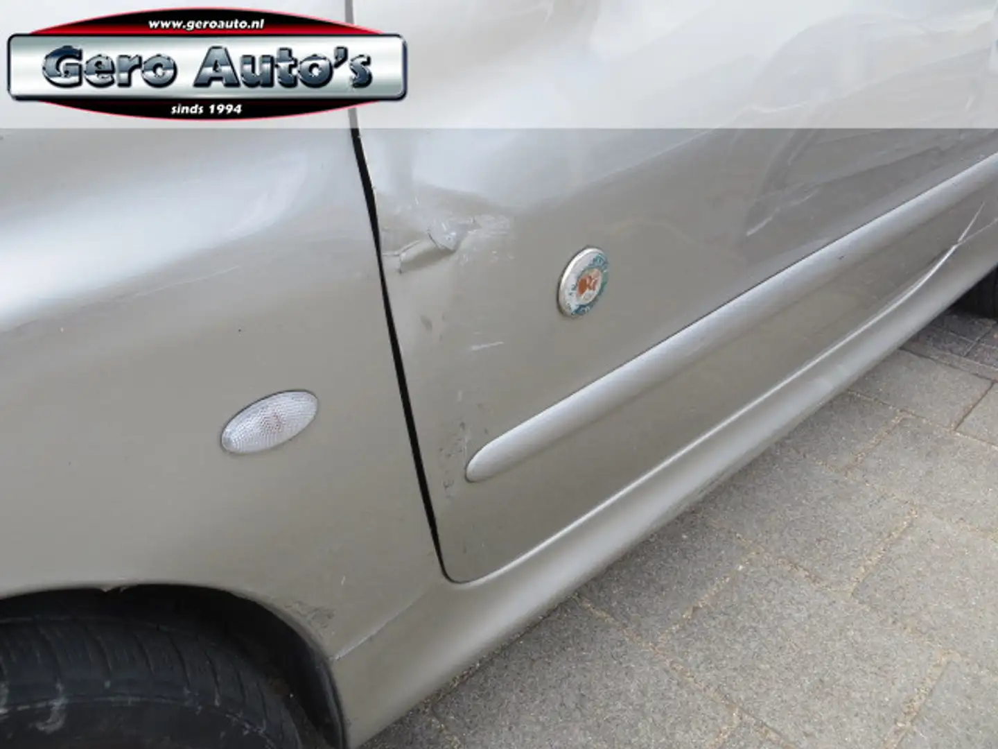 Peugeot 206 CC 2.0-16V Roland Garros rijdbare zijschade ! opkn Grau - 2