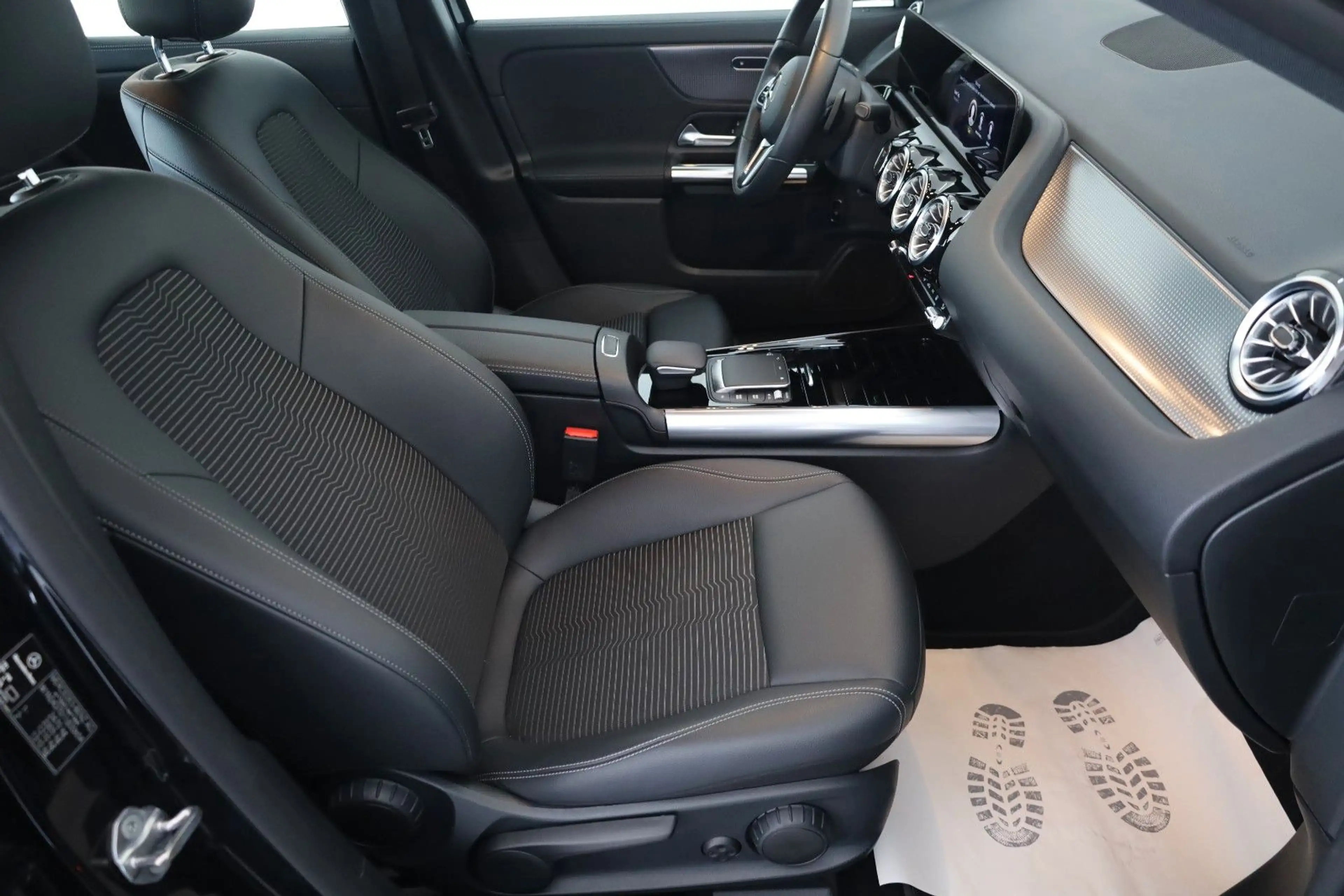 Mercedes-Benz EQA 250 Progressive,T.Leder,Navi,LED,SH,Kamera — photo 5