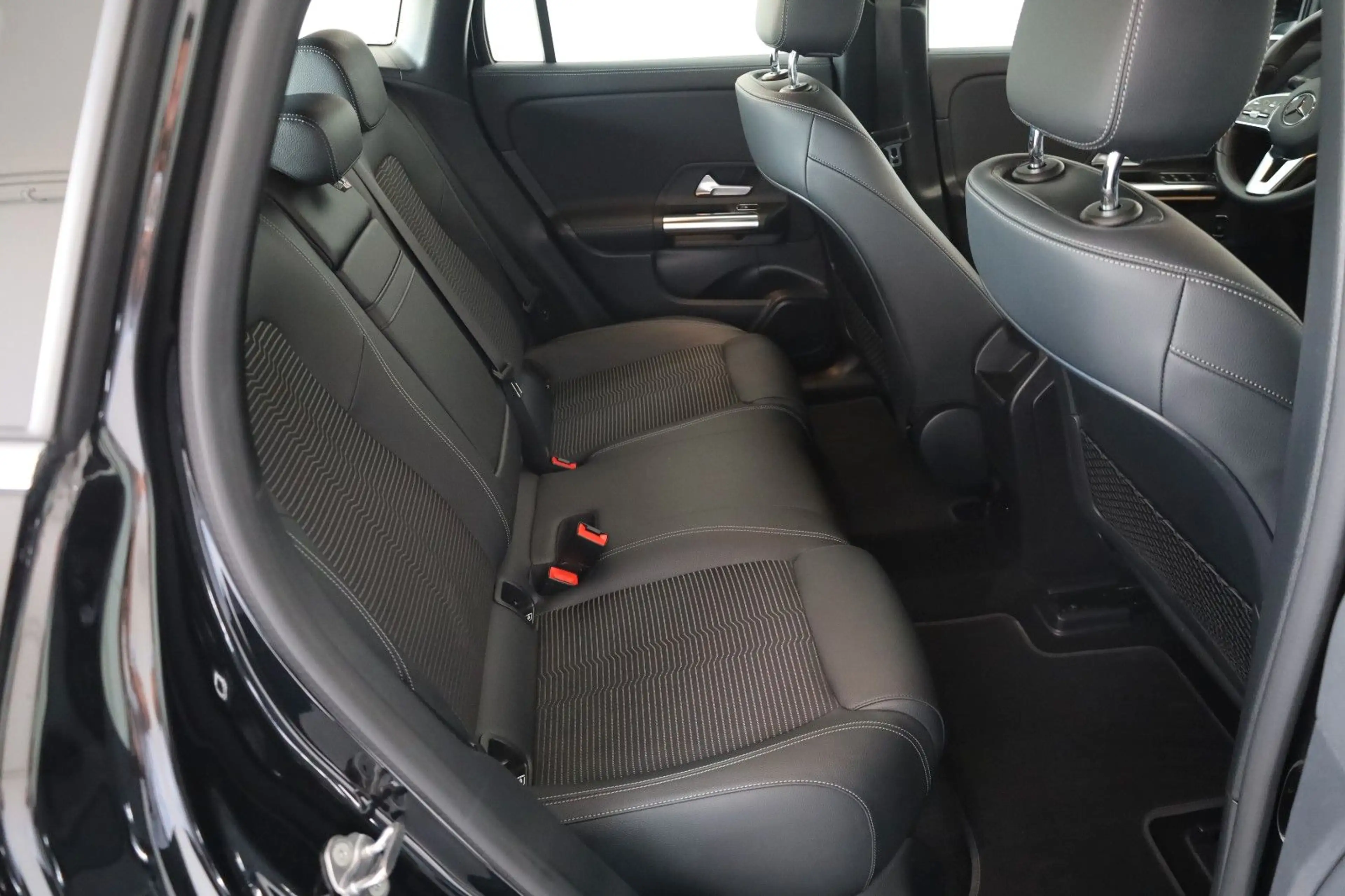 Mercedes-Benz EQA 250 Progressive,T.Leder,Navi,LED,SH,Kamera — photo 6